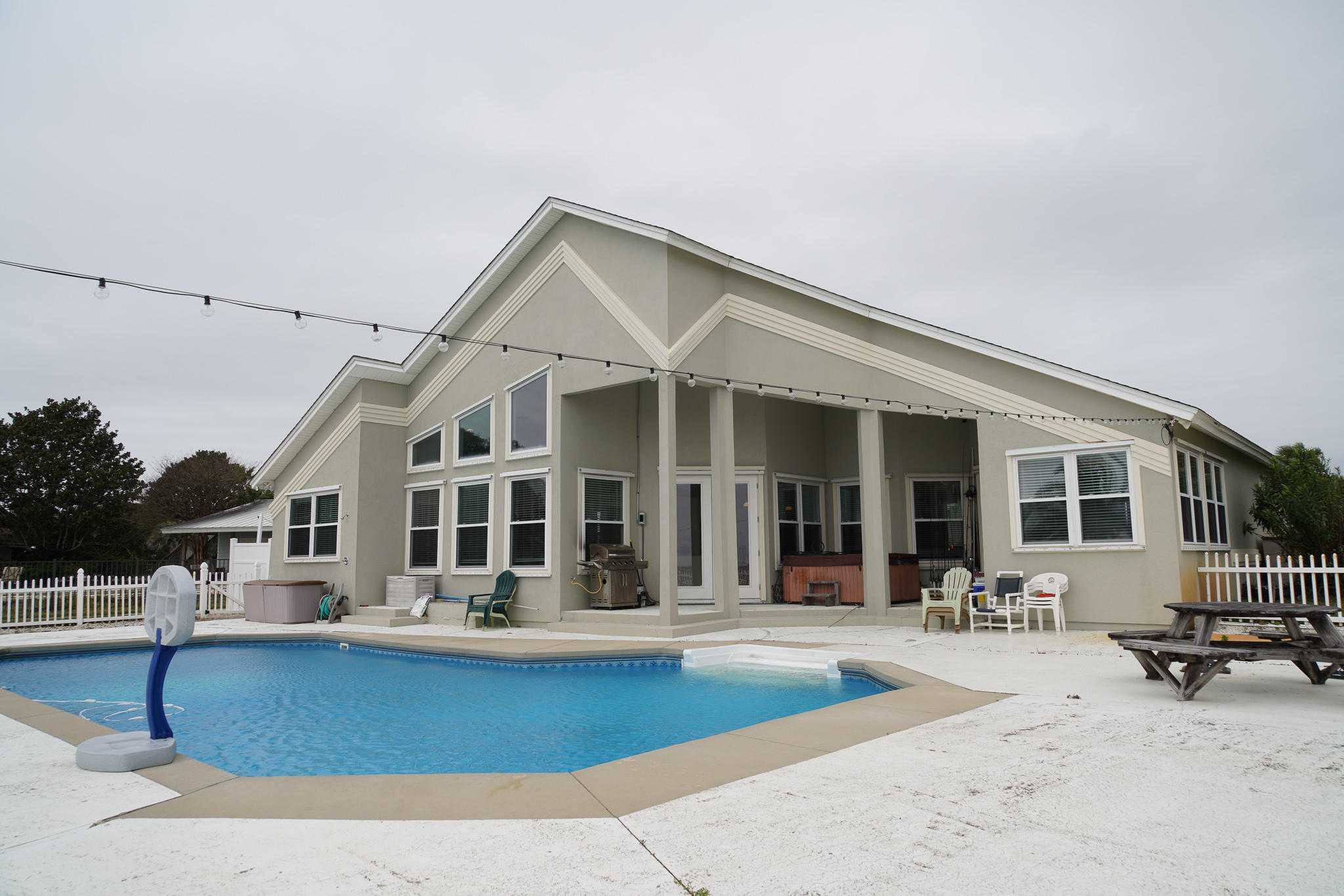 RIVIERA BEACH - Residential