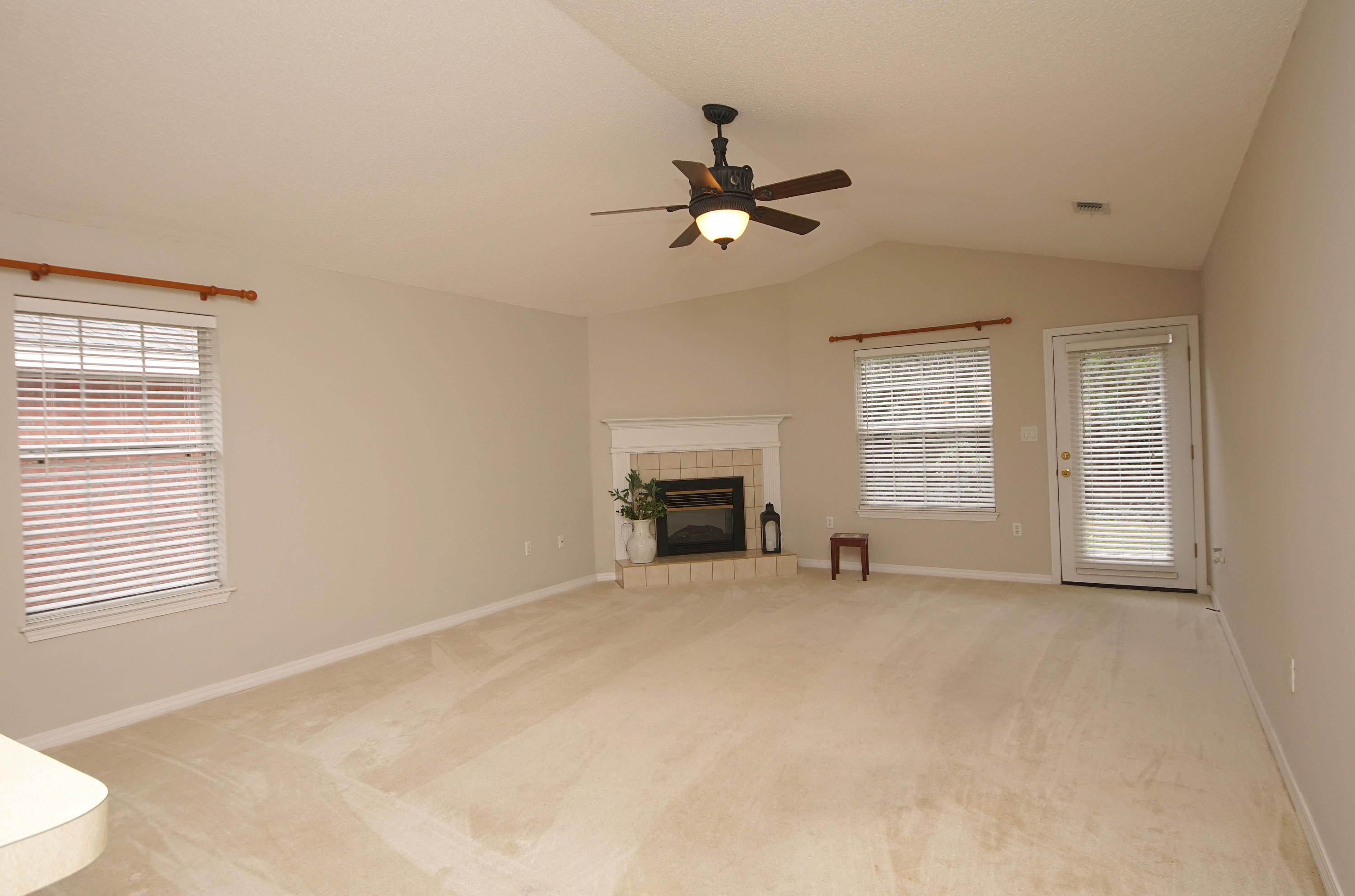 EMERALD LAKES PH 3 - Residential