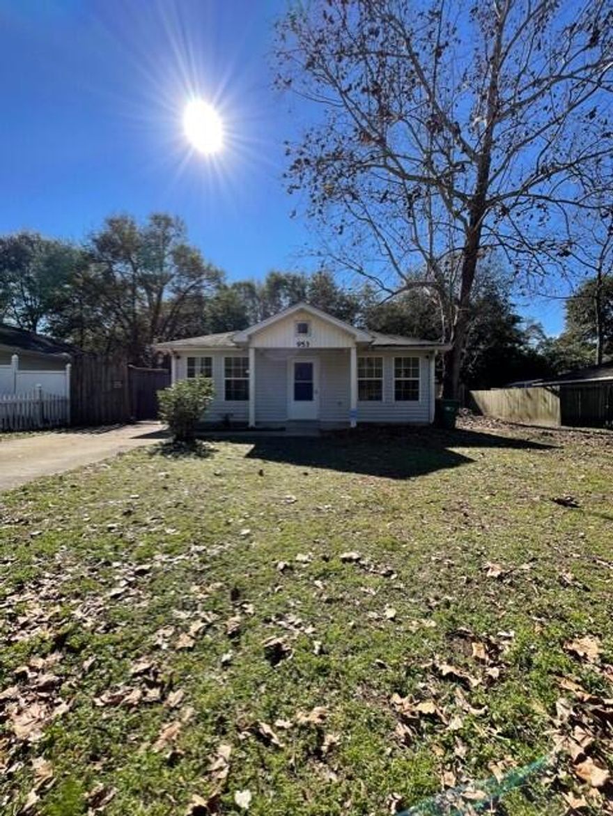 NEW ROOF TO BE INSTALLED BY SELLER WITH ACCEPTABLE OFFER!!!
3 bedroom 2 bathroom home located in South Crestview on a spacious 0.30 acre lot. As you enter the home, you will find a large dining area to your left and living area to your right. Immediately behind the dining area is the kitchen that leads to the indoor laundry room and side door that leads to the back yard. As you walk past the kitchen bedroom 3 is on the right, next is the 2nd full bathroom also on right, then bedroom 2 at the end of the hall on the right. The master bedroom is on the left, complete with a walk-in closet and private bathroom. The back yard is a very large space with trees and an outbuilding. This property will make a great starter home for the person on a budget or a rental home for the investor.