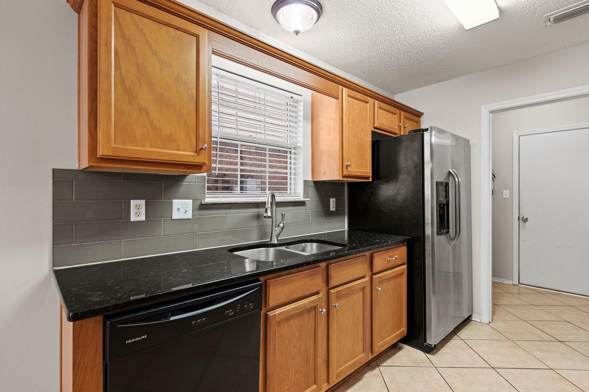 PARKWOOD ESTATES PH 7 - Residential Lease