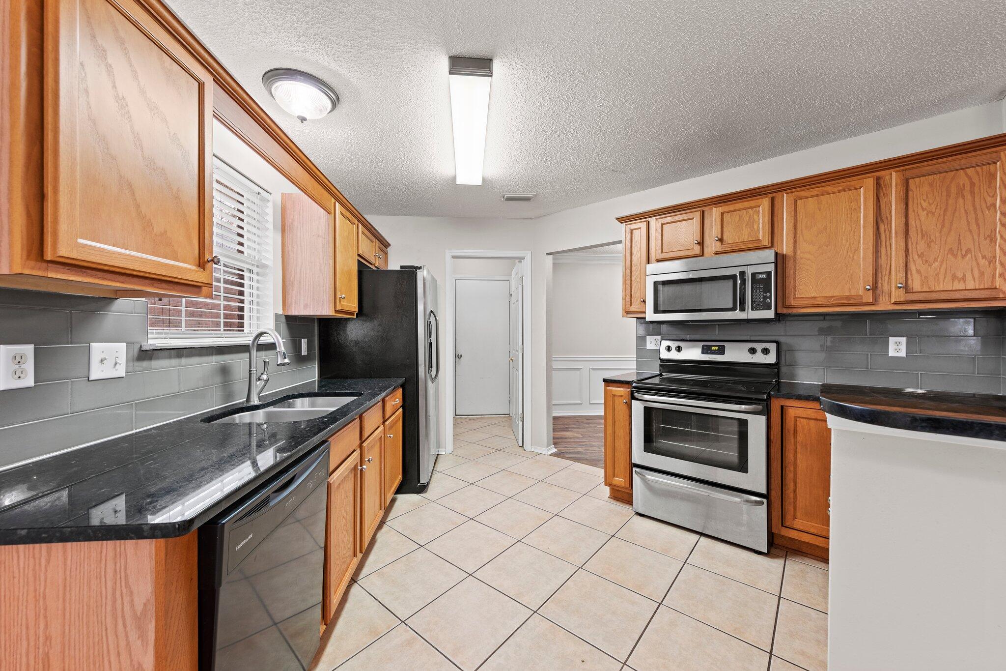 PARKWOOD ESTATES PH 7 - Residential Lease