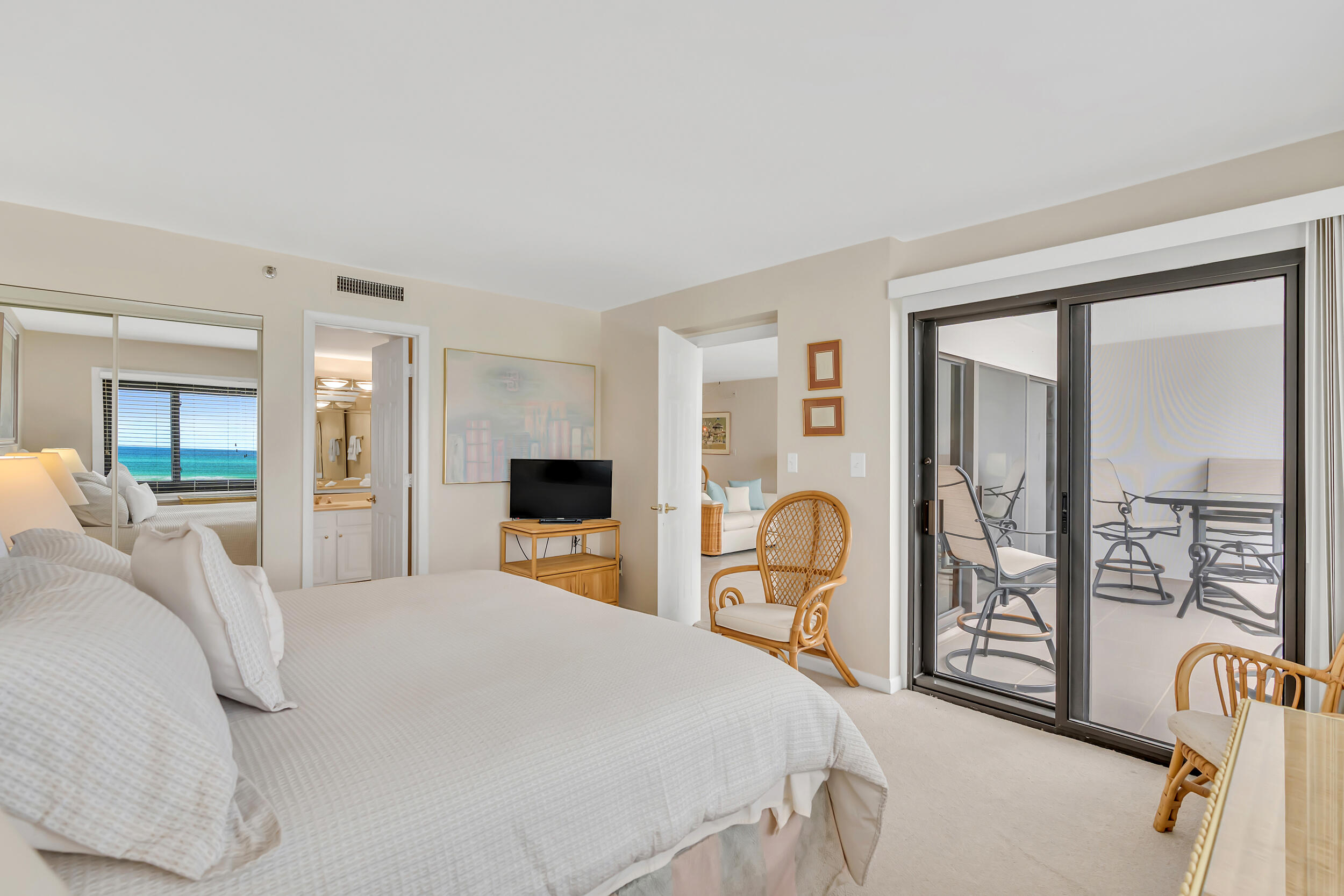 EMERALD TOWERS - Residential