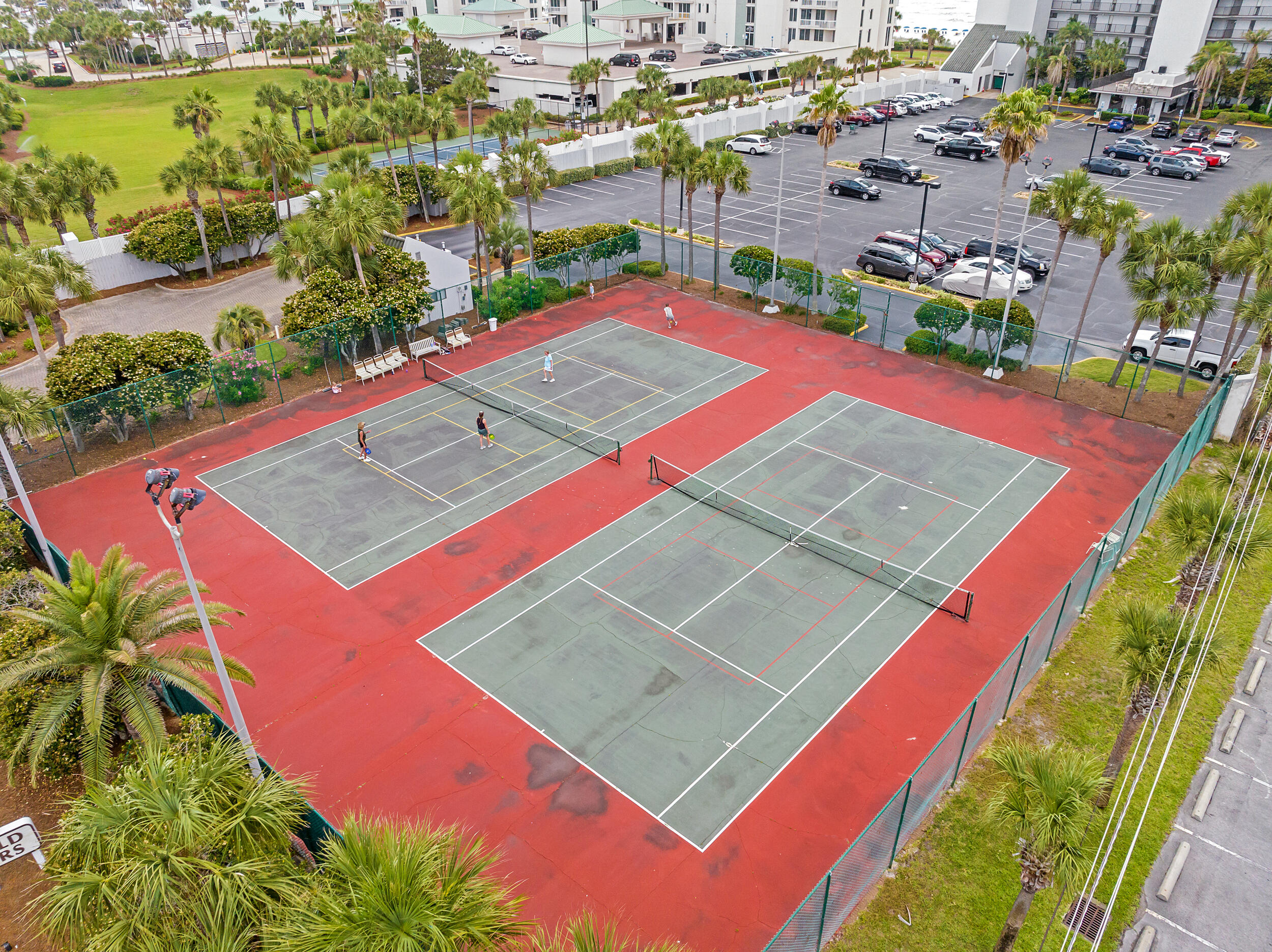 EMERALD TOWERS - Residential