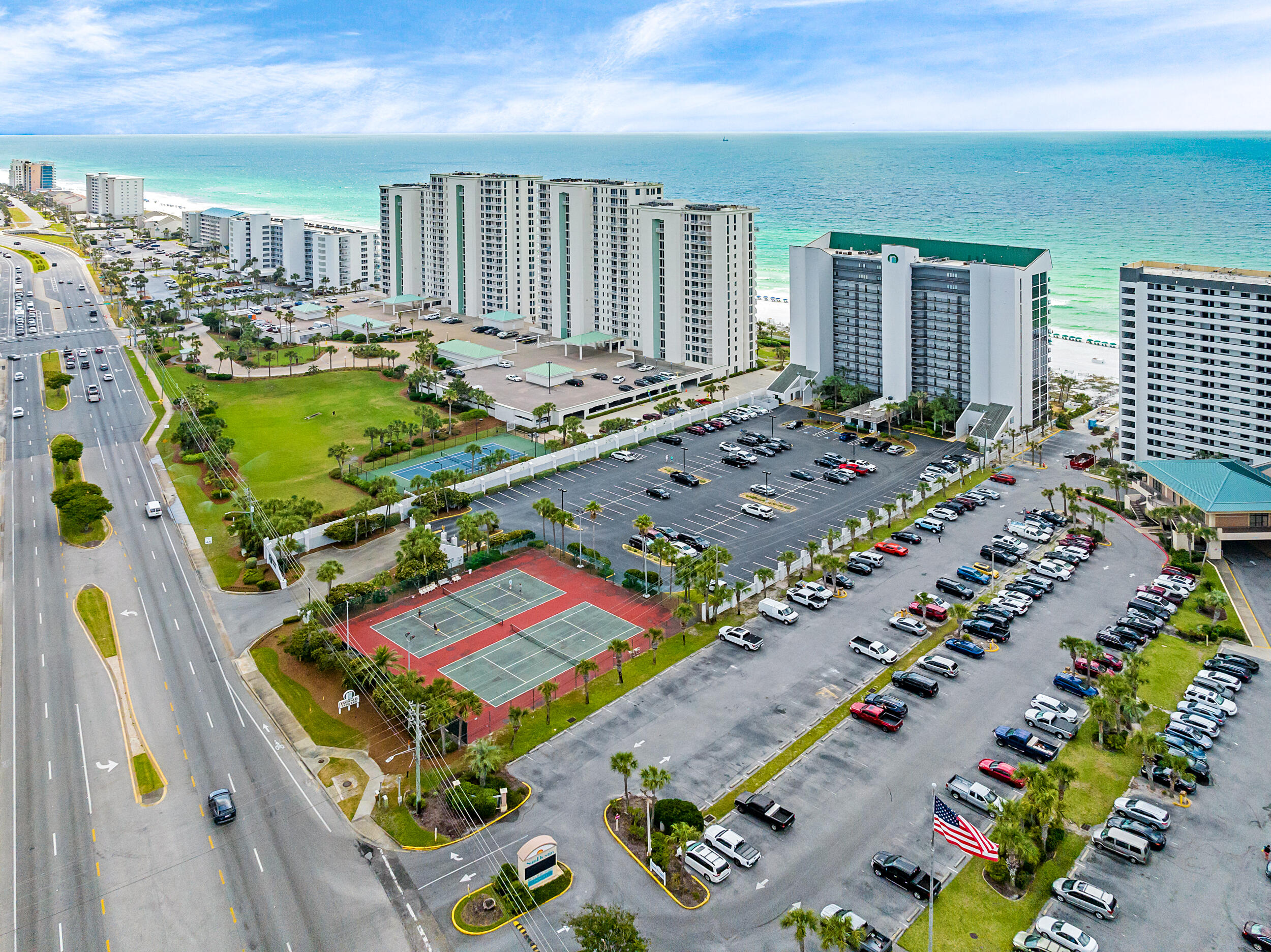EMERALD TOWERS - Residential