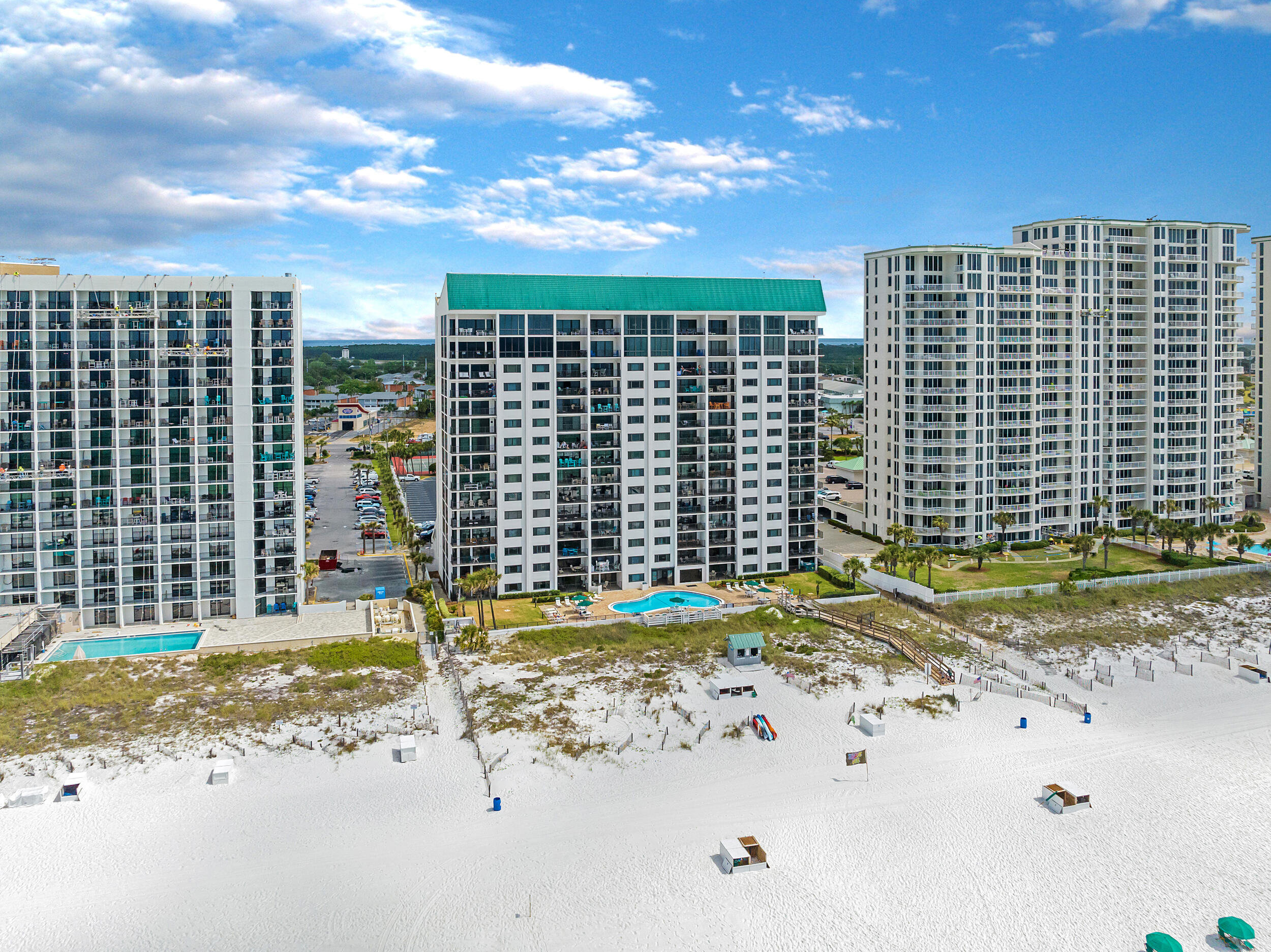 EMERALD TOWERS - Residential