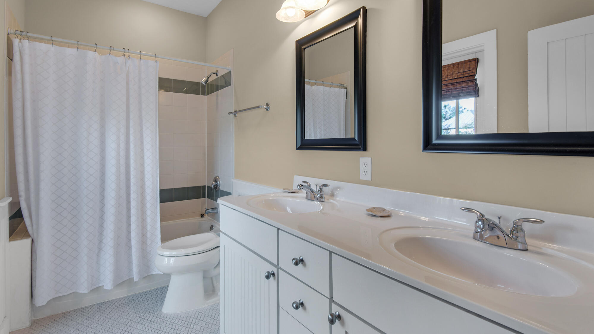 MAGNOLIA COTTAGES - Residential