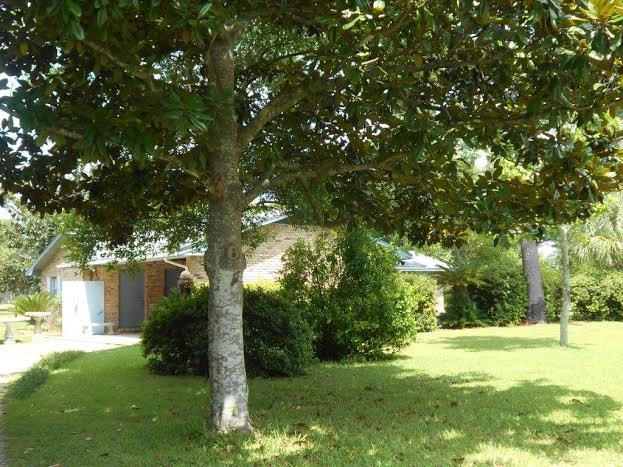 COUNTRY CLUB ESTATES - Residential