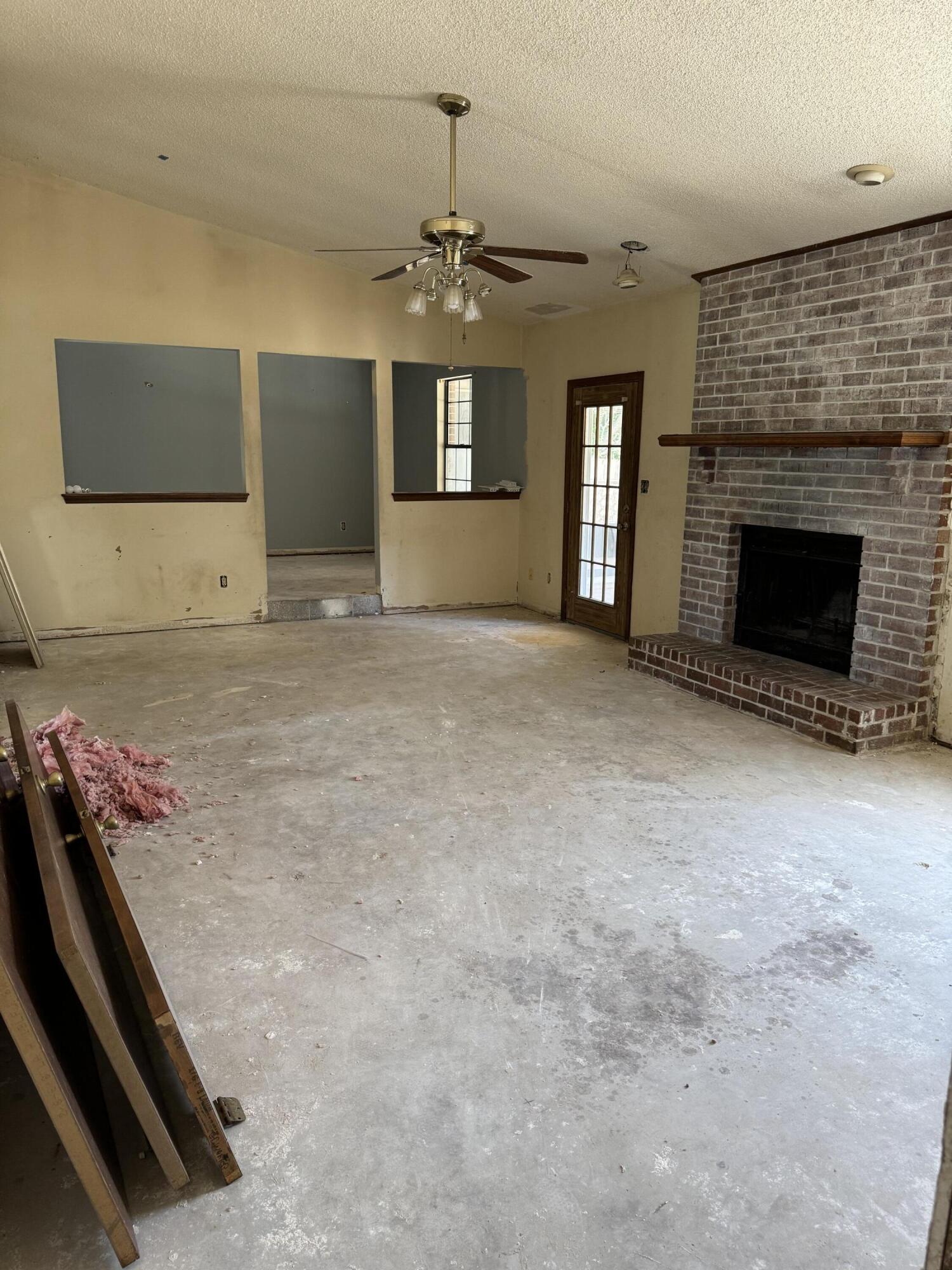 SANTA ROSA SHORES 4TH ADDN - Residential