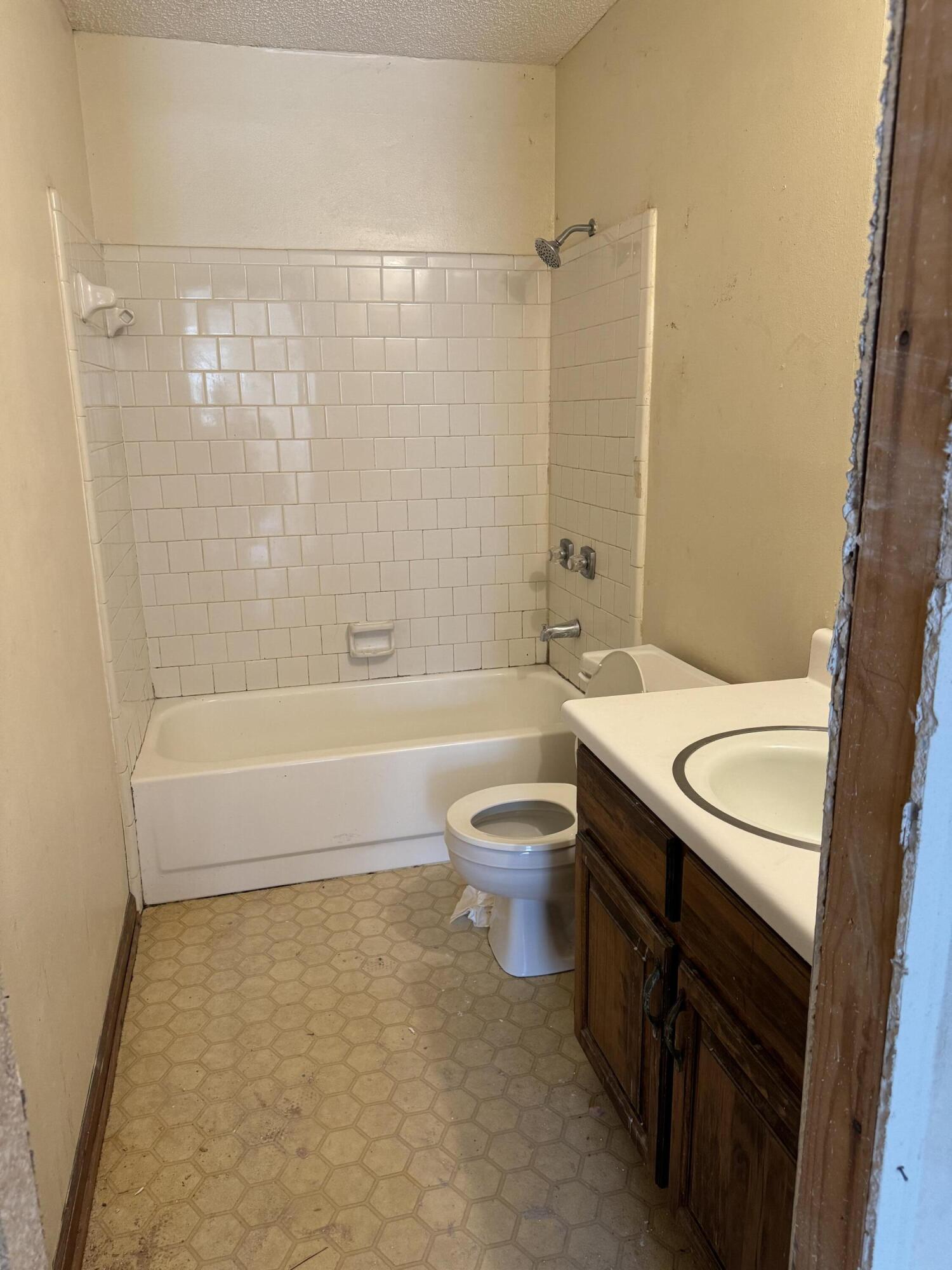 SANTA ROSA SHORES 4TH ADDN - Residential