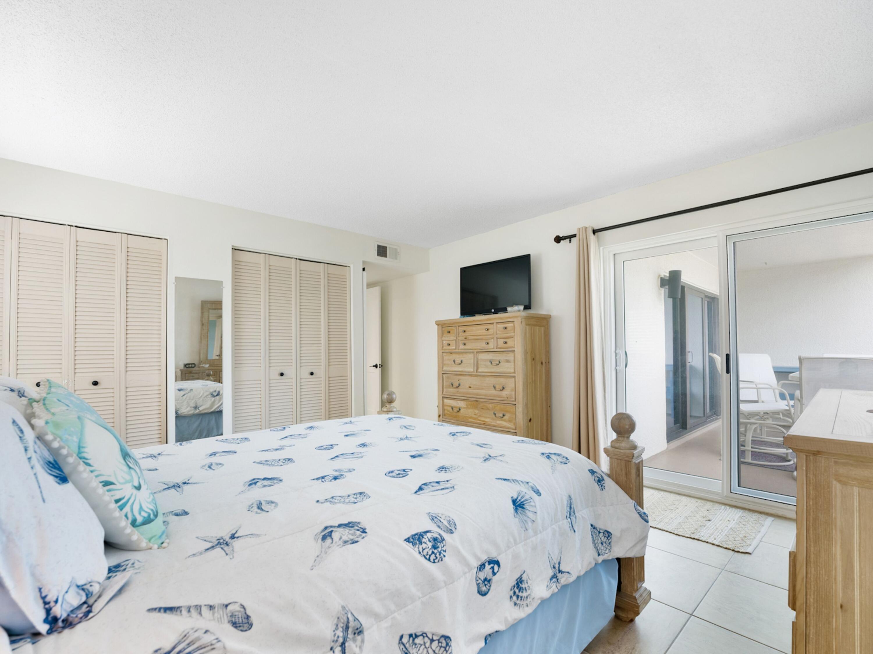 EMERALD ISLE - Residential