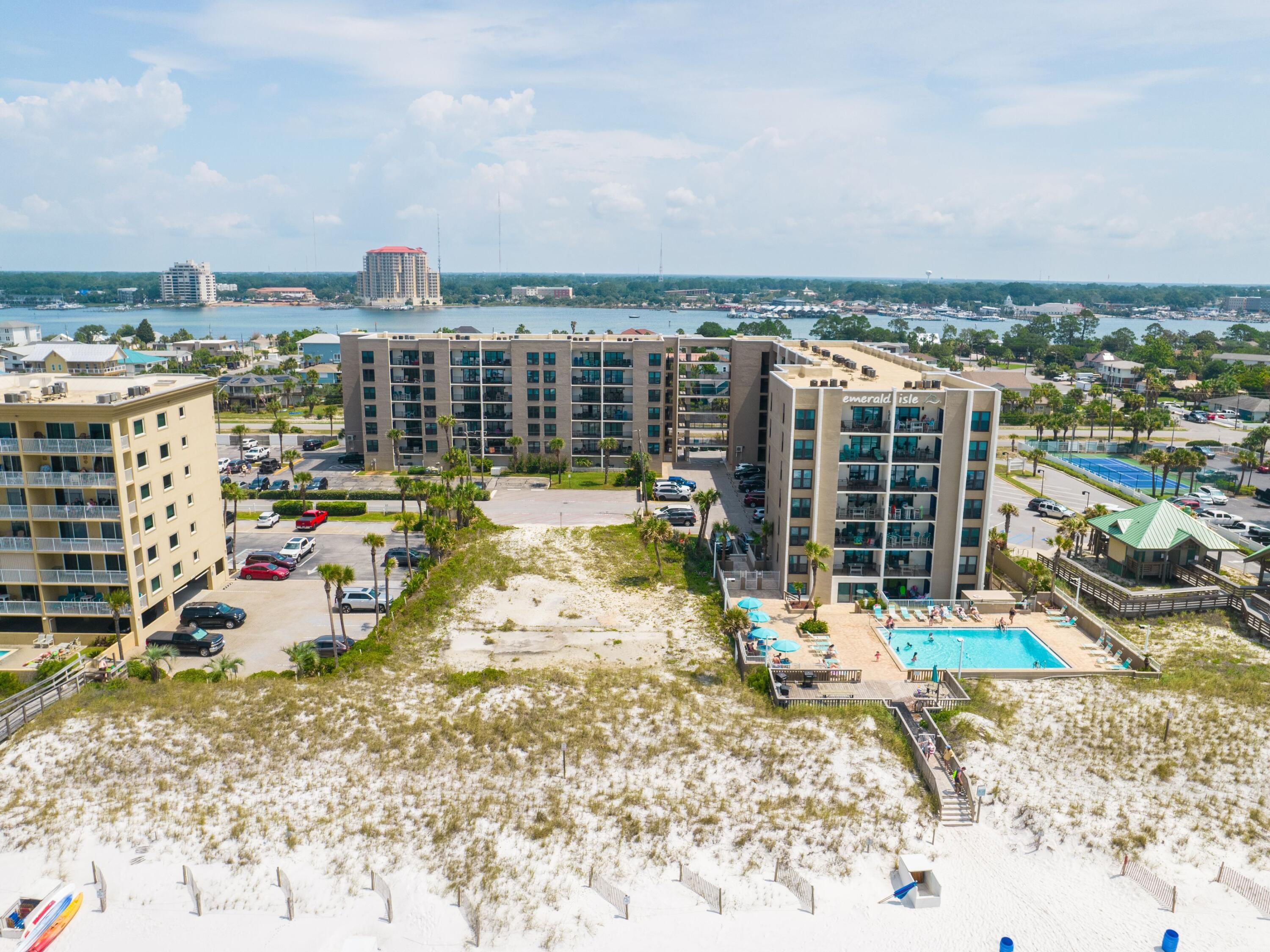 EMERALD ISLE - Residential