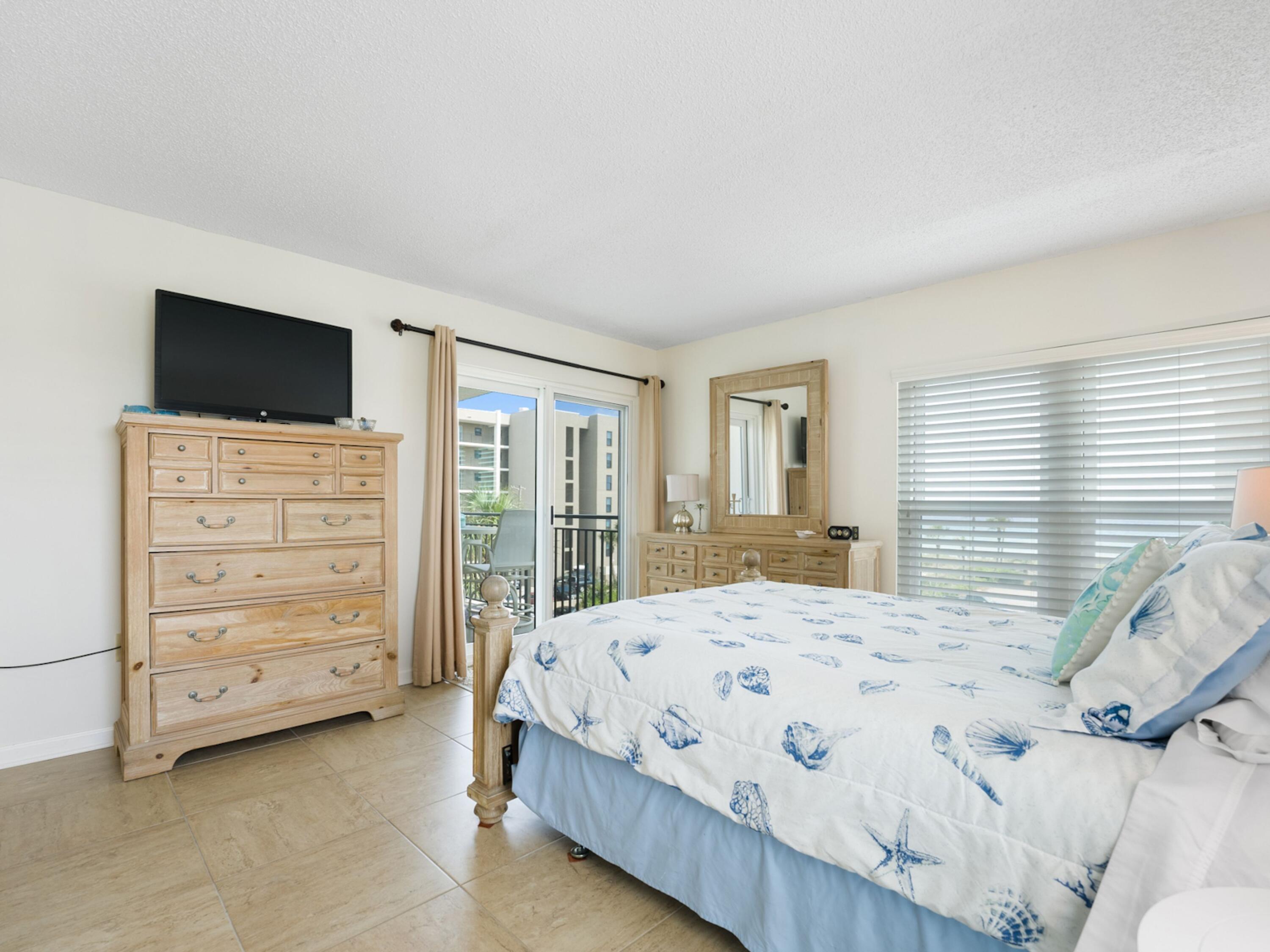 EMERALD ISLE - Residential