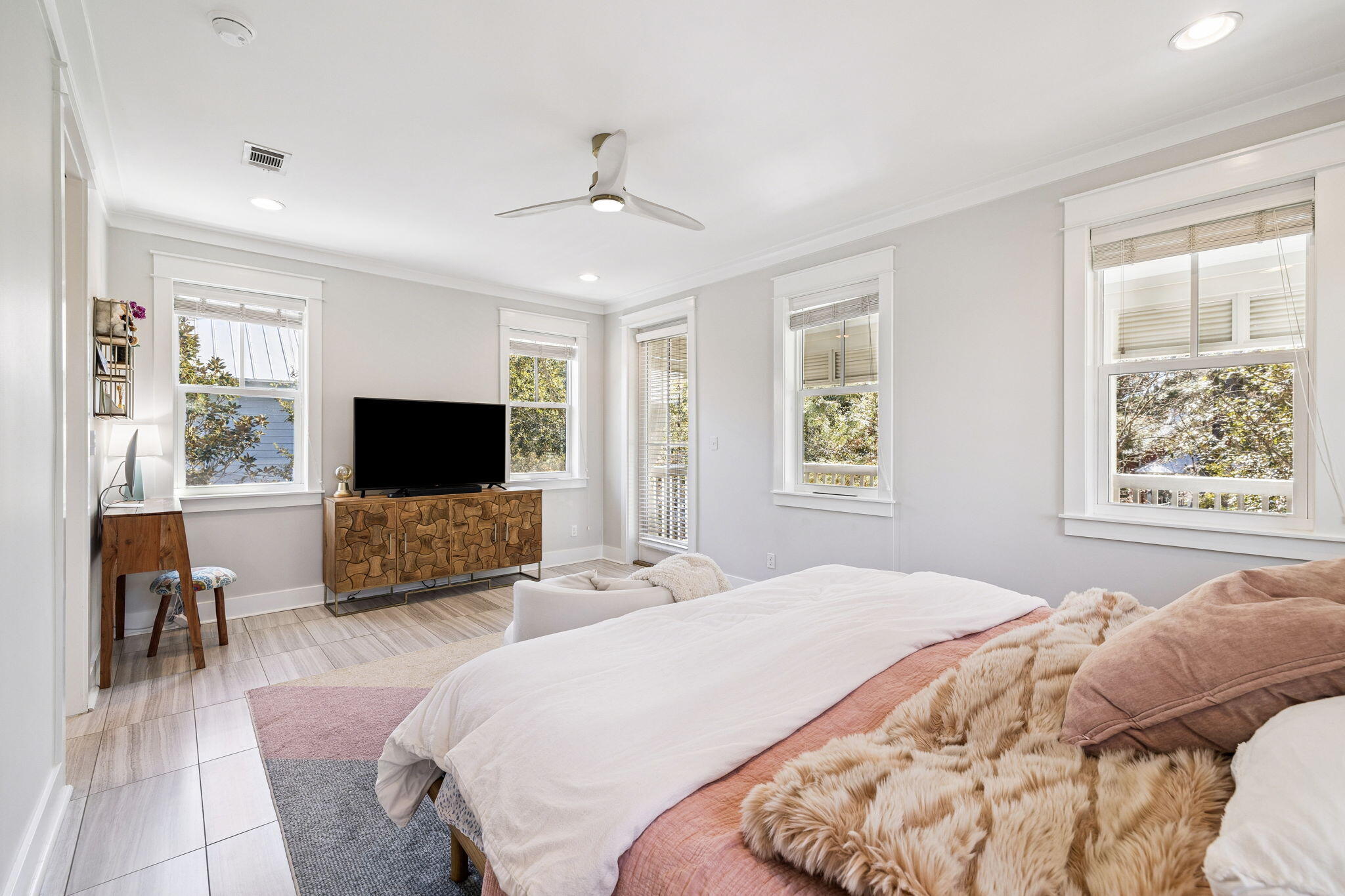 FOREST LAKES - Residential