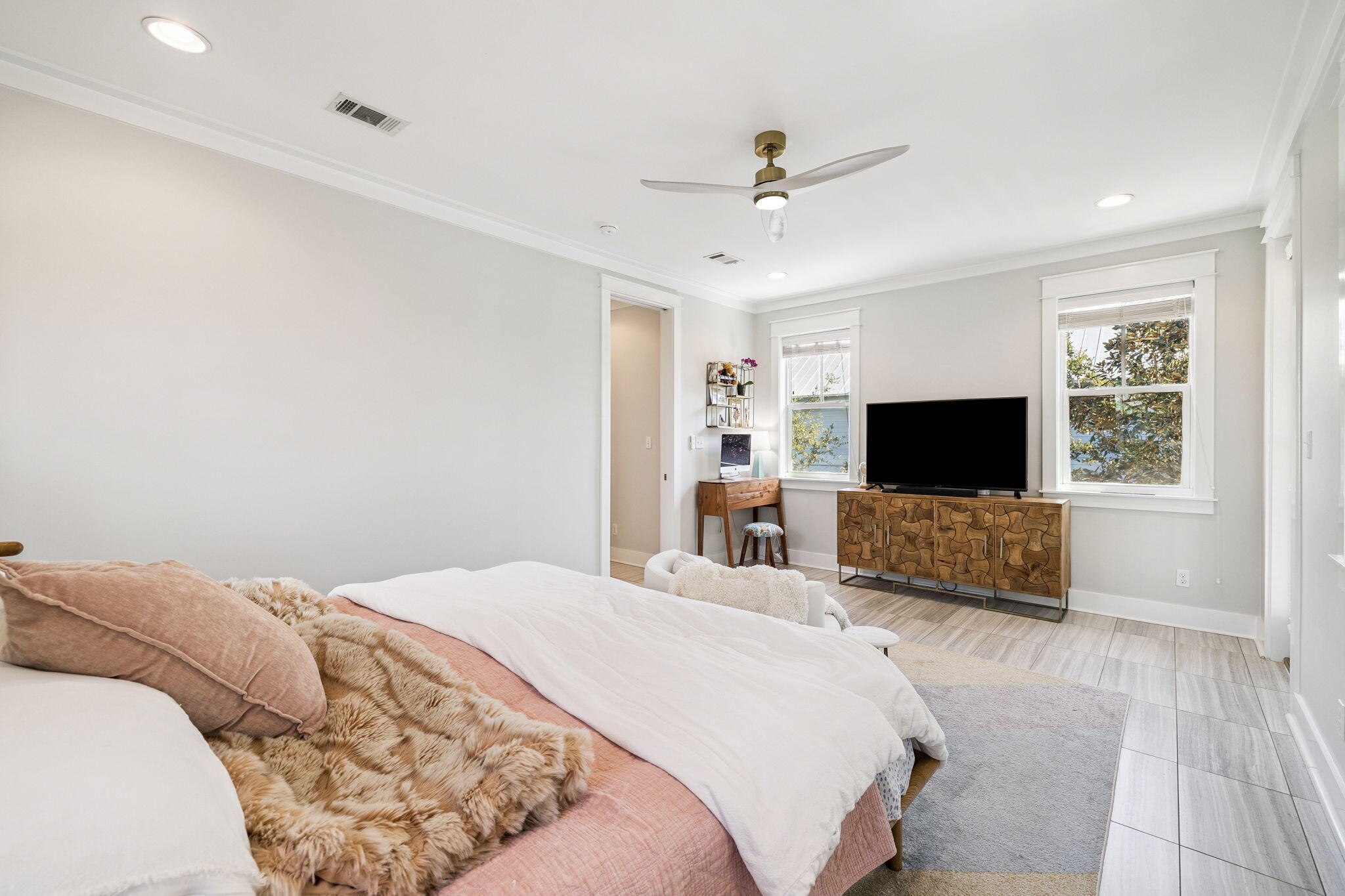 FOREST LAKES - Residential