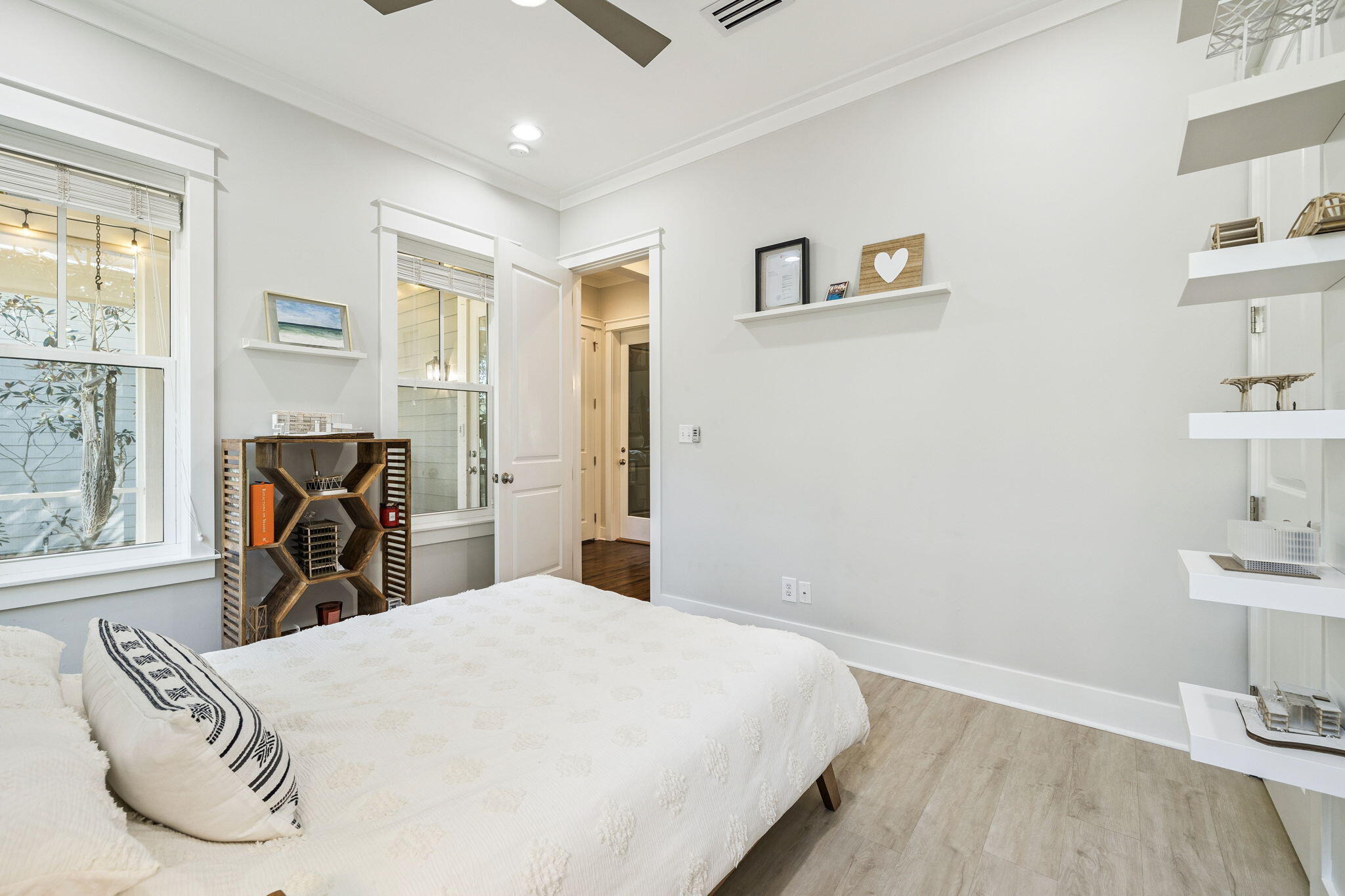 FOREST LAKES - Residential