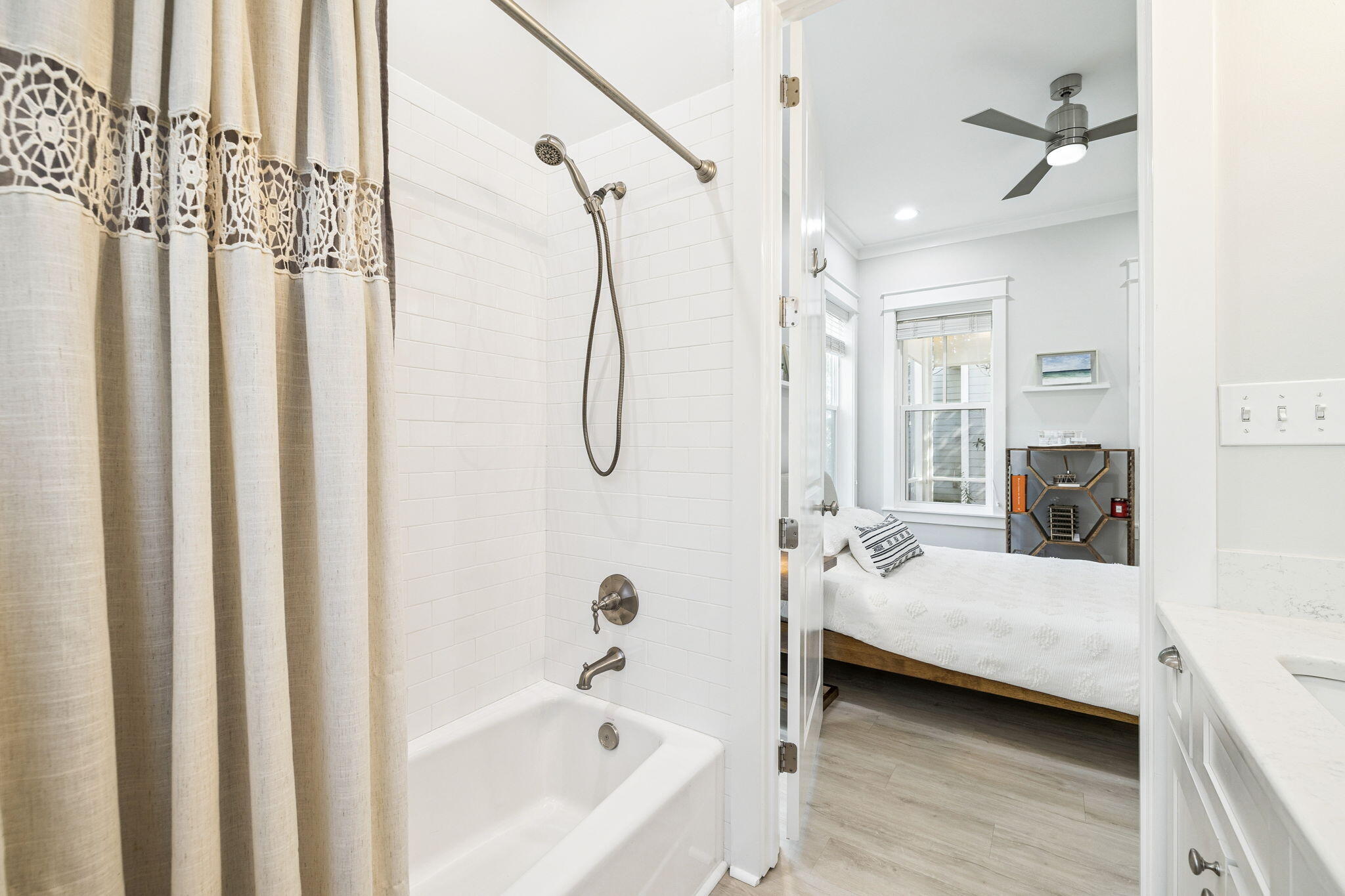 FOREST LAKES - Residential