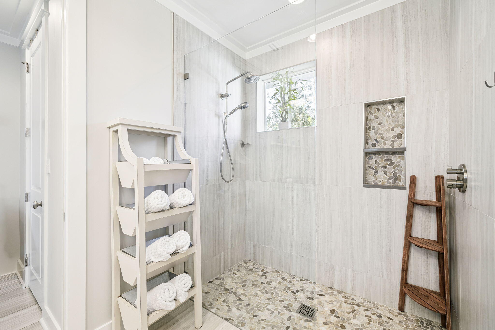 FOREST LAKES - Residential