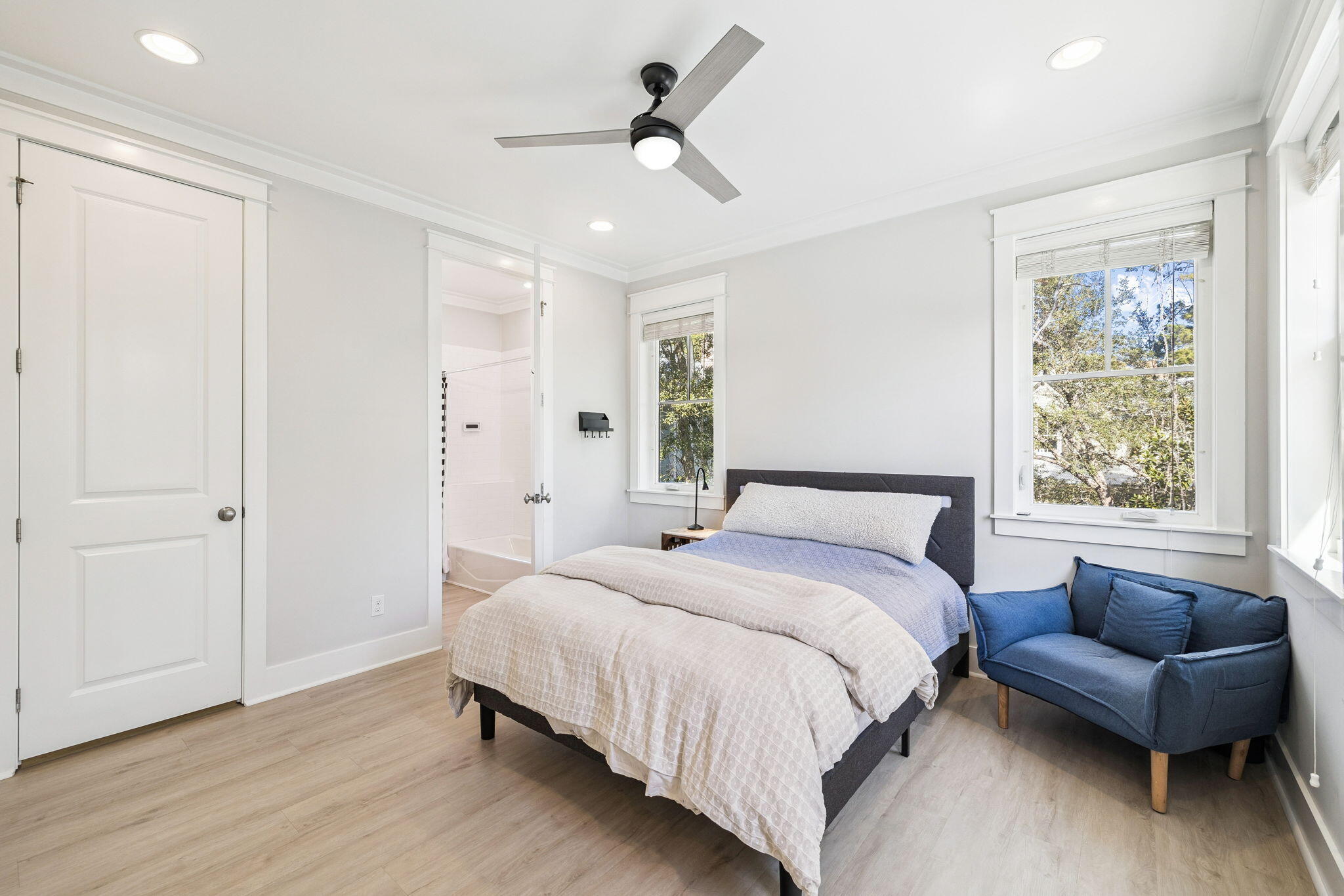 FOREST LAKES - Residential