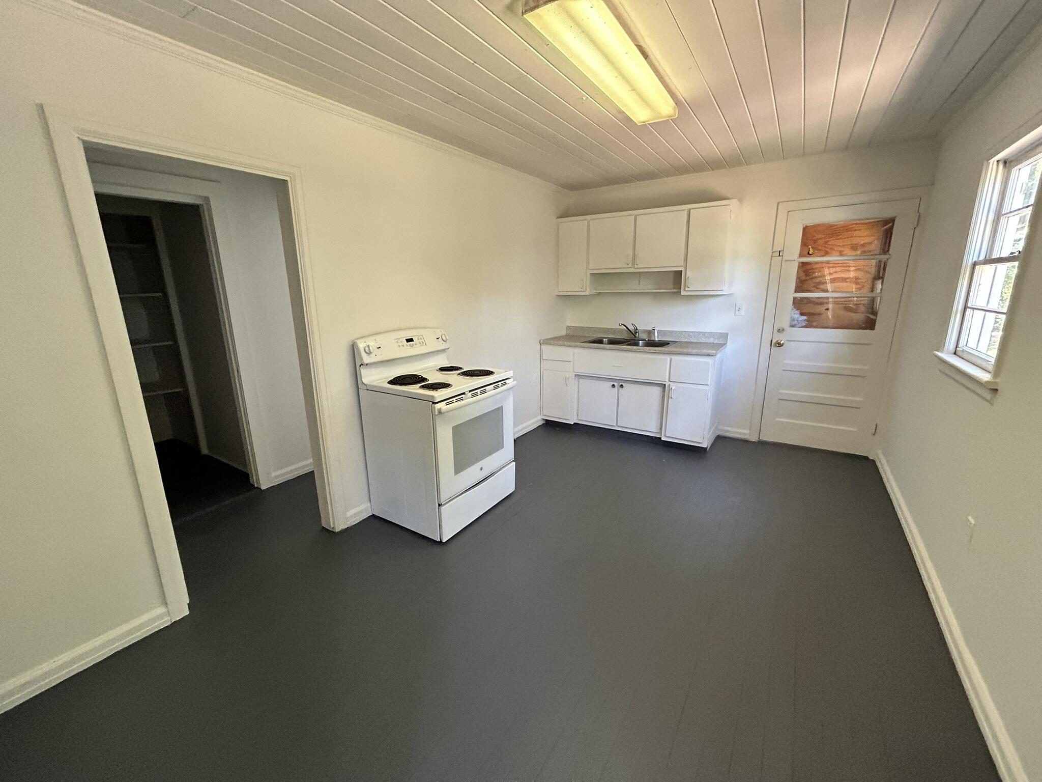 METES & BOUNDS - Residential Lease