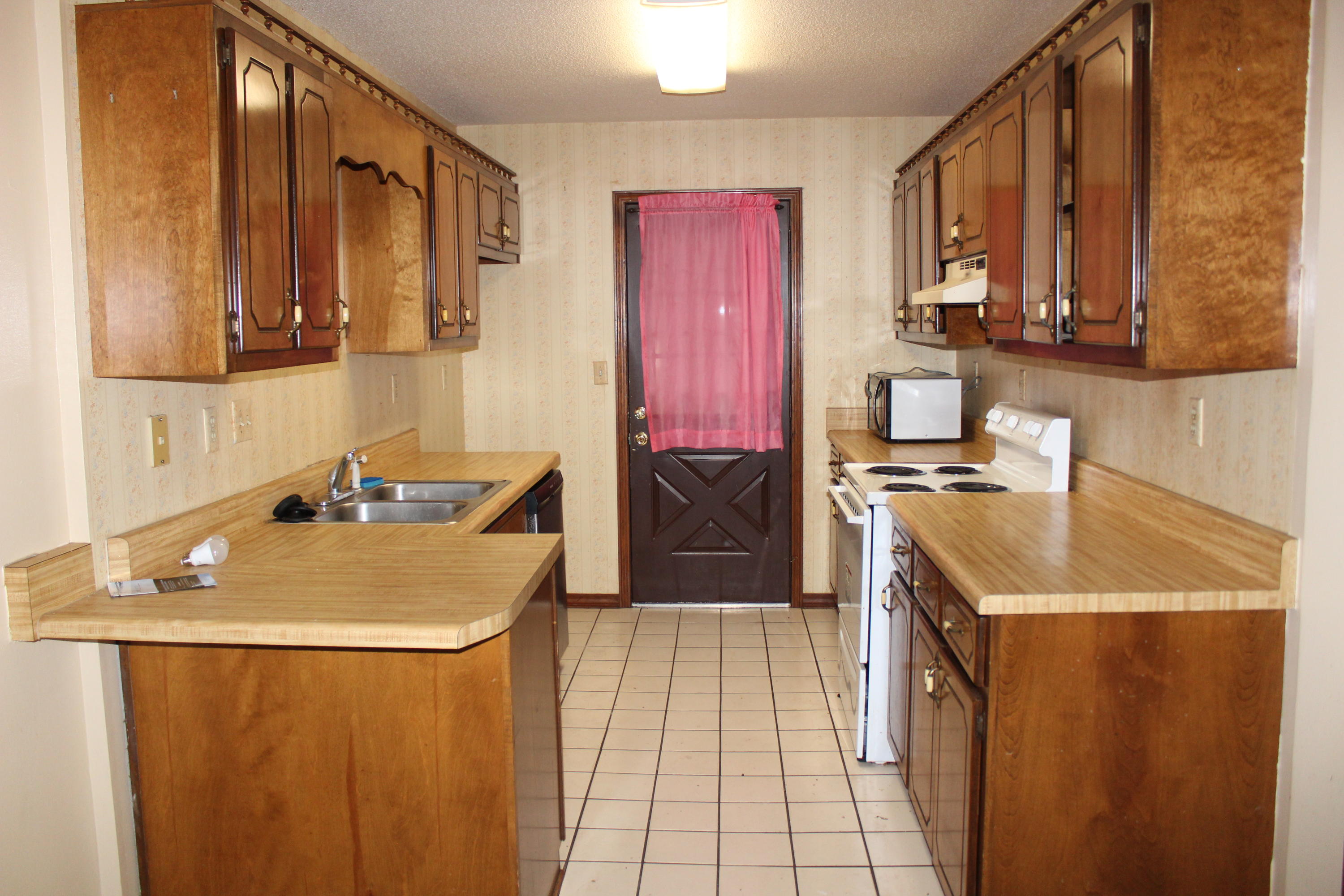 RANSOM PINES AMEND LOT 16 - Residential Lease