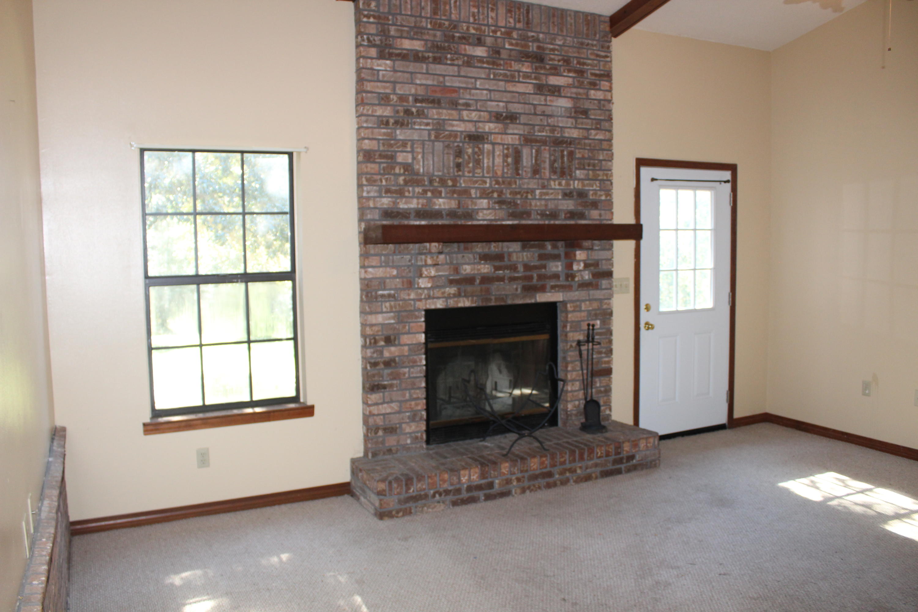 RANSOM PINES AMEND LOT 16 - Residential Lease