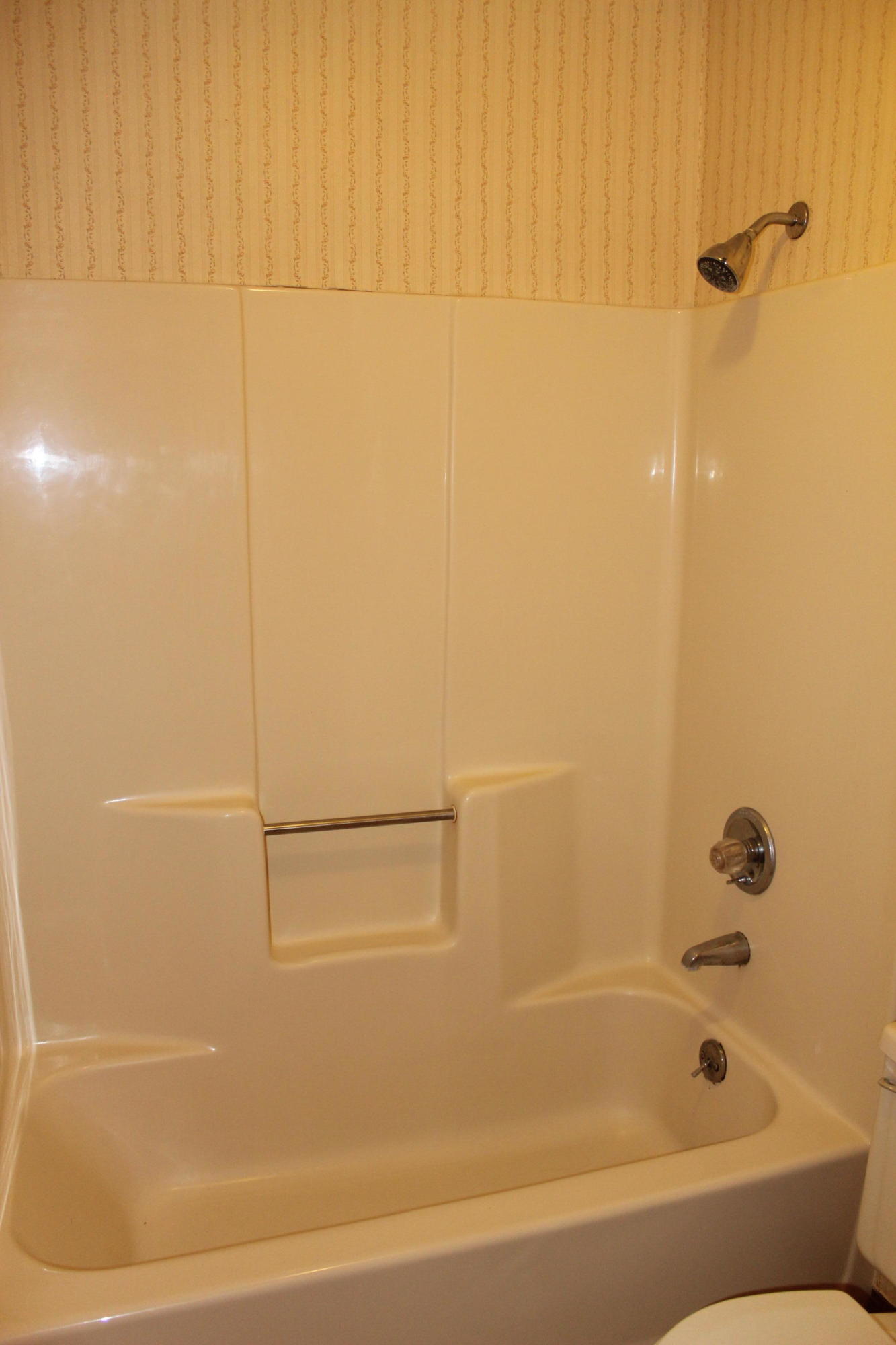 RANSOM PINES AMEND LOT 16 - Residential Lease