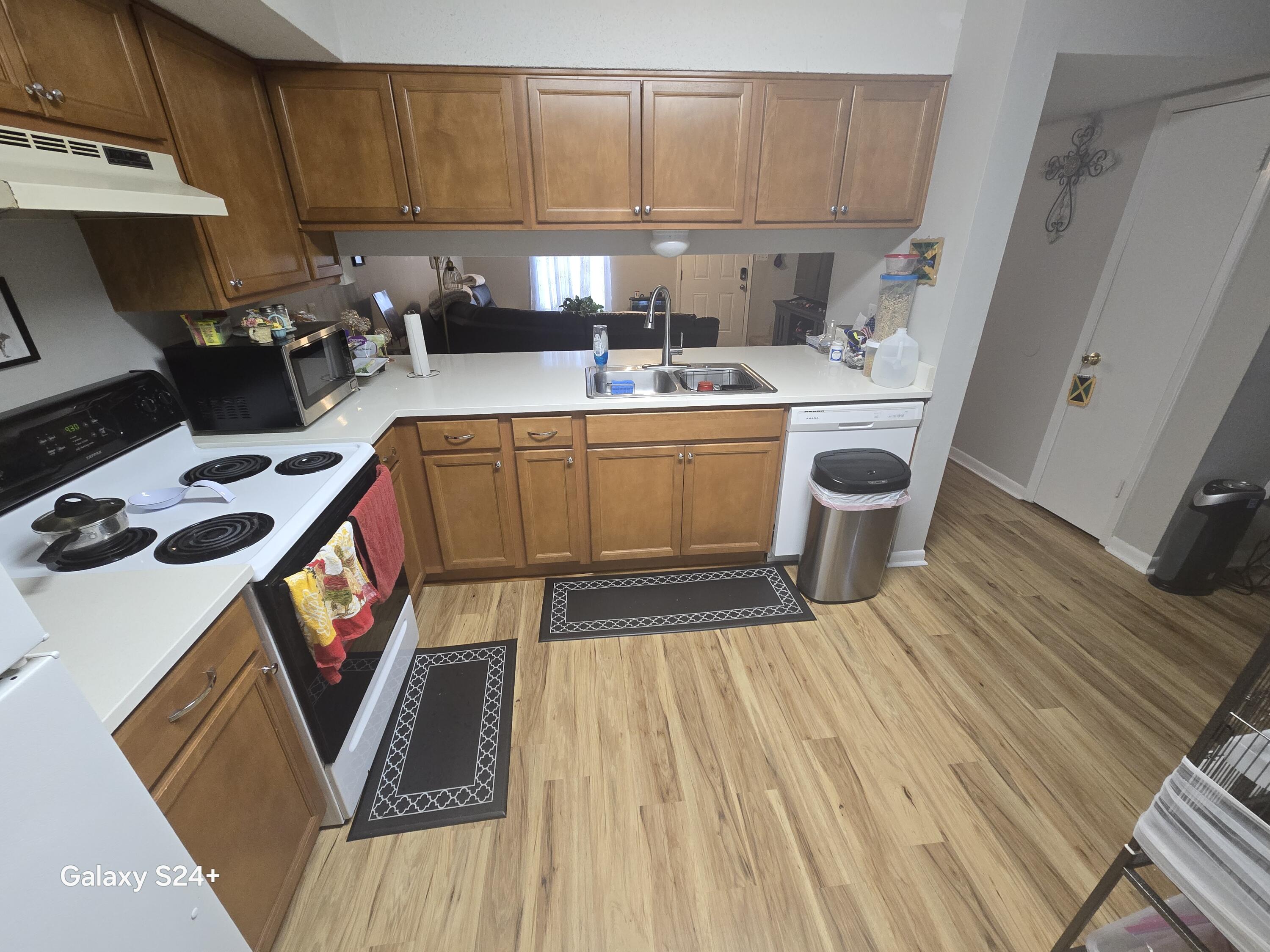 VIKING MANOR PH 1 - Residential