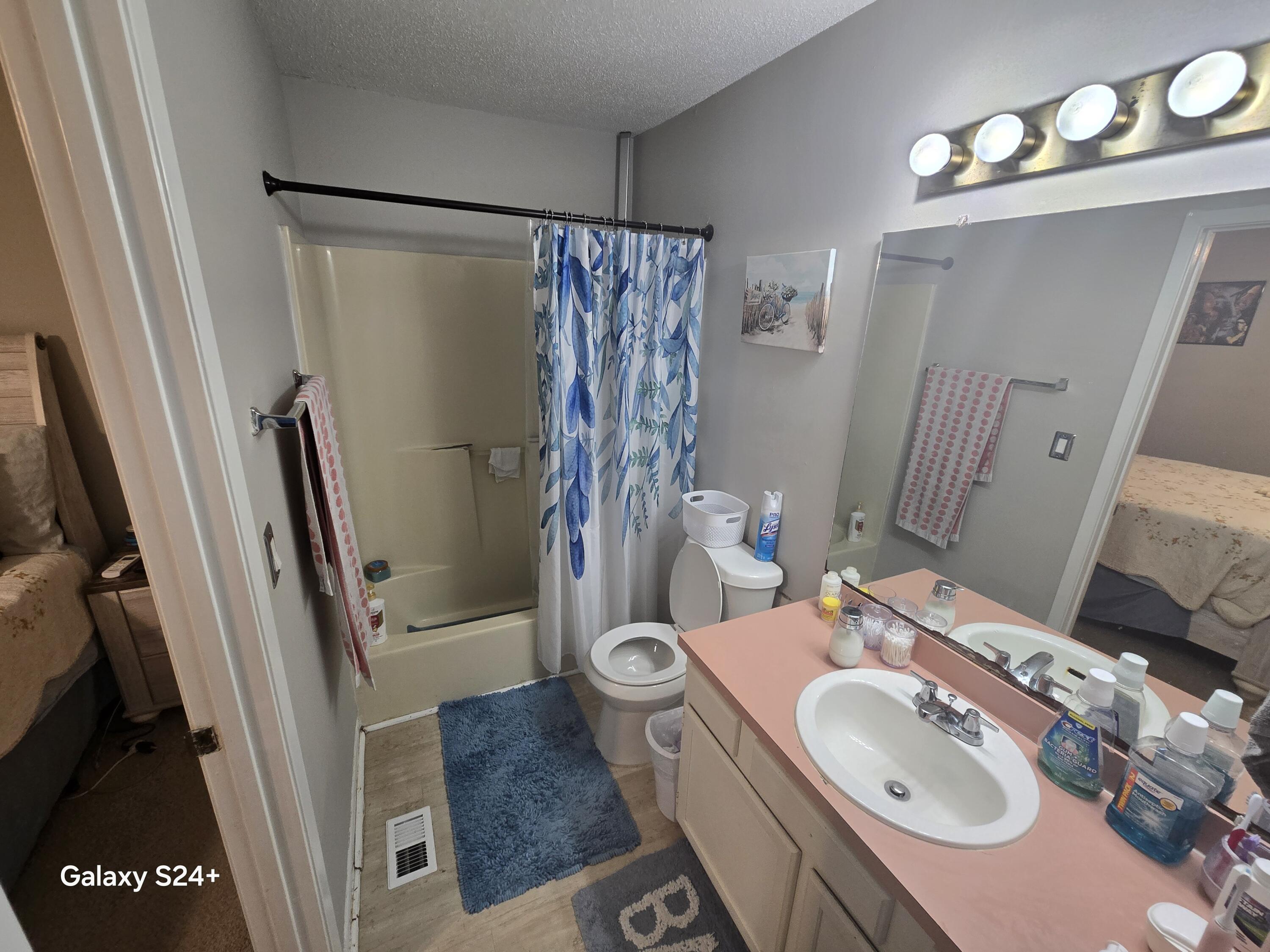 VIKING MANOR PH 1 - Residential