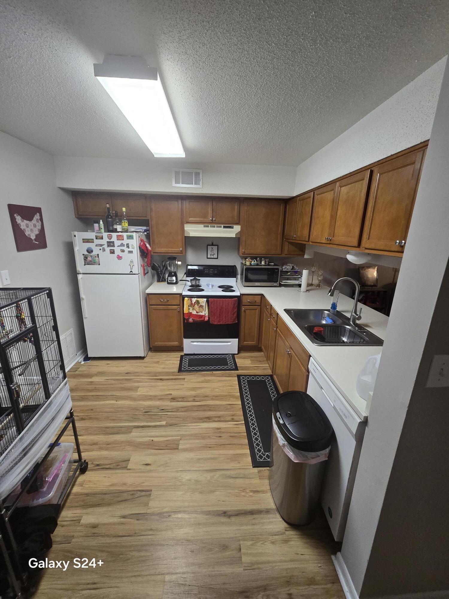 VIKING MANOR PH 1 - Residential