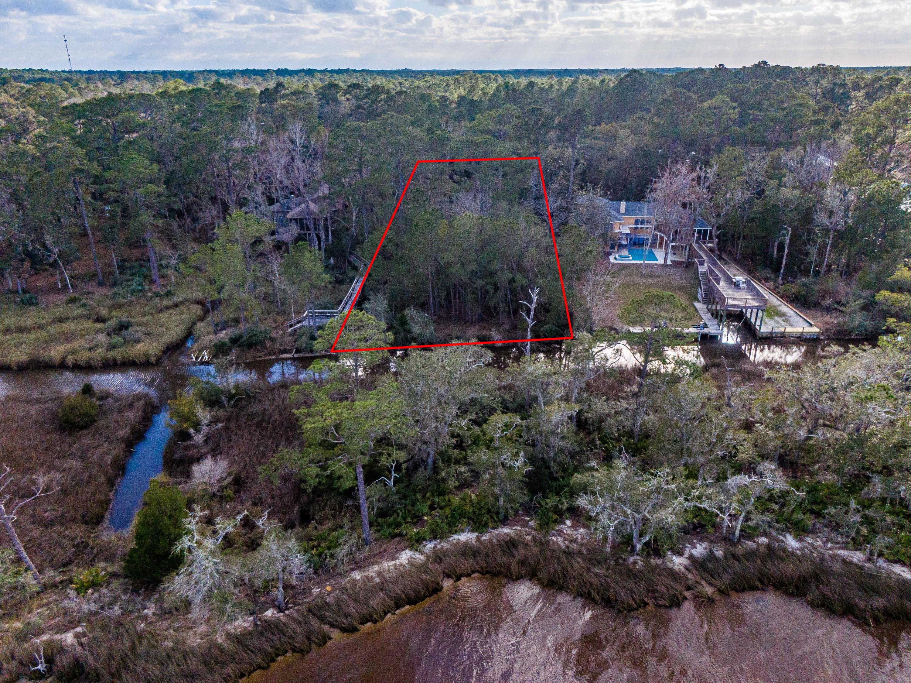 SHALLOWS S/D THE - Land