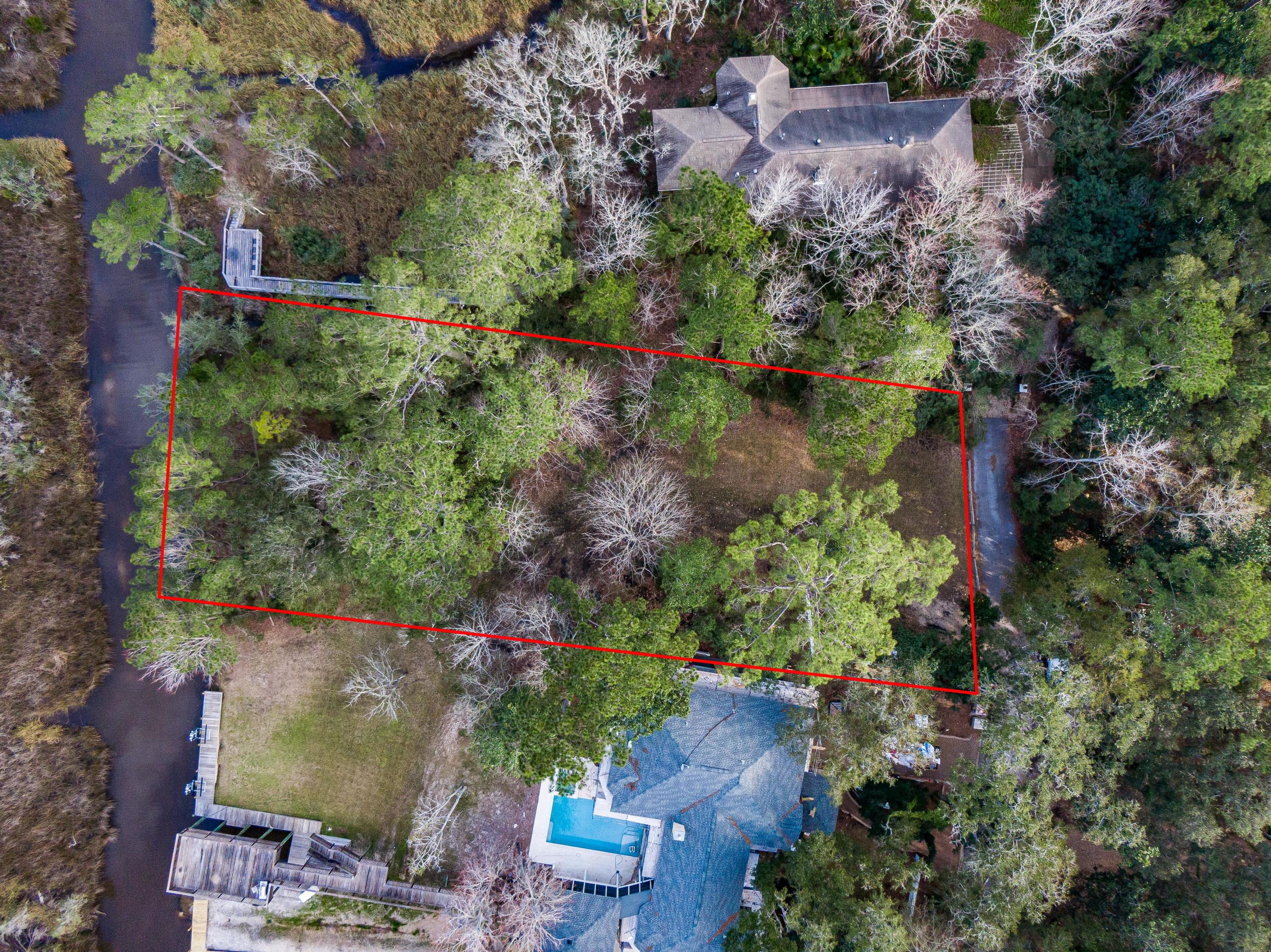 SHALLOWS S/D THE - Land