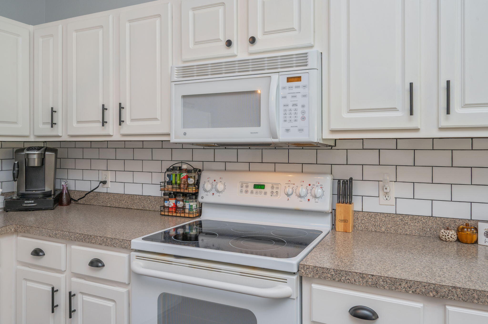 COUNTRYVIEW ESTATES 10TH ADDN - Residential
