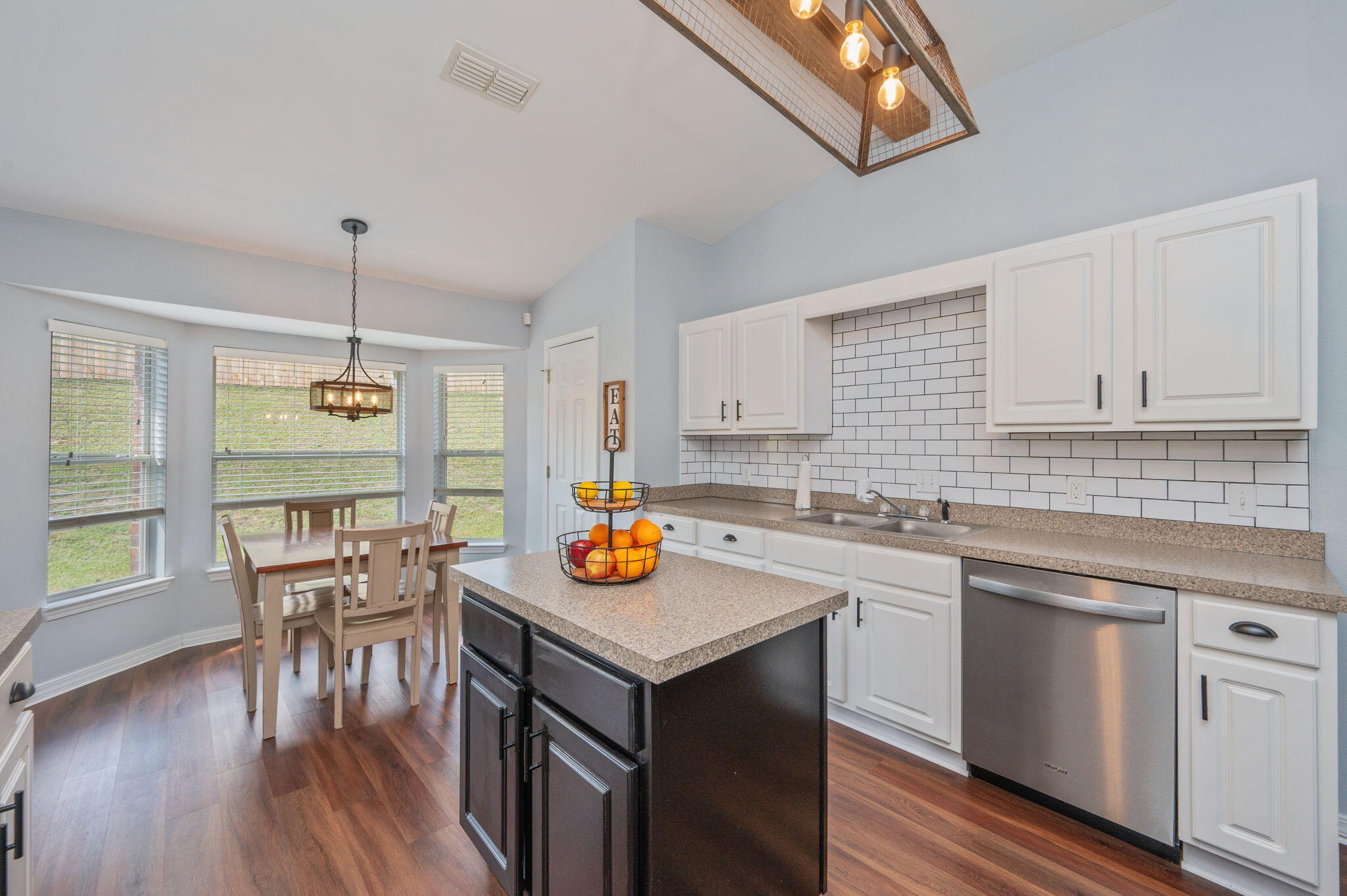COUNTRYVIEW ESTATES 10TH ADDN - Residential