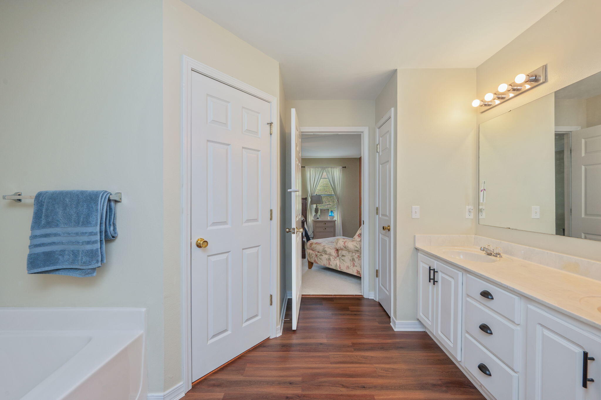 COUNTRYVIEW ESTATES 10TH ADDN - Residential