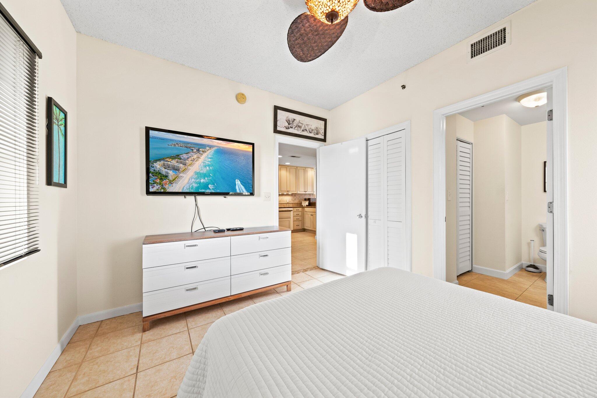 PALM COURT YACHT CLUB - Residential