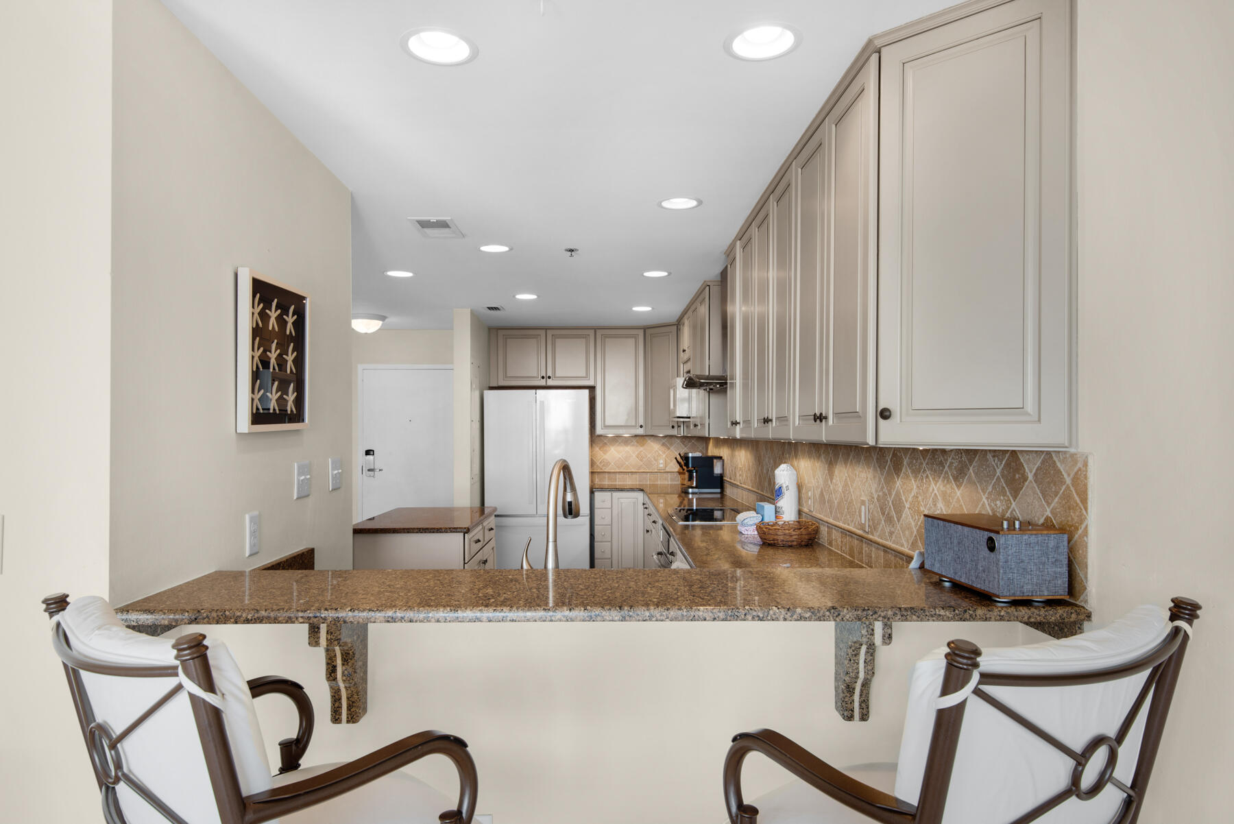 PALM COURT YACHT CLUB - Residential