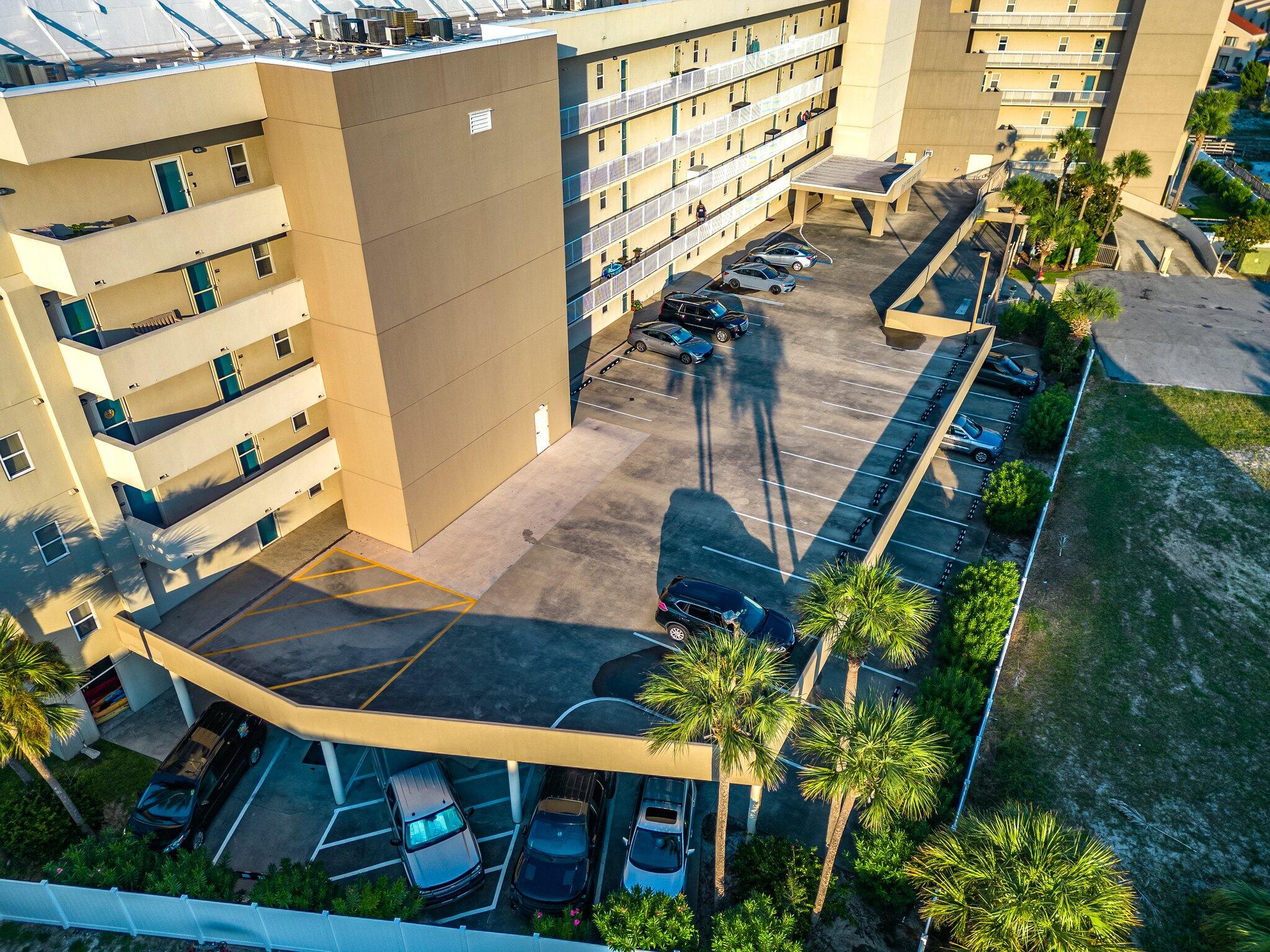 PALM COURT YACHT CLUB - Residential