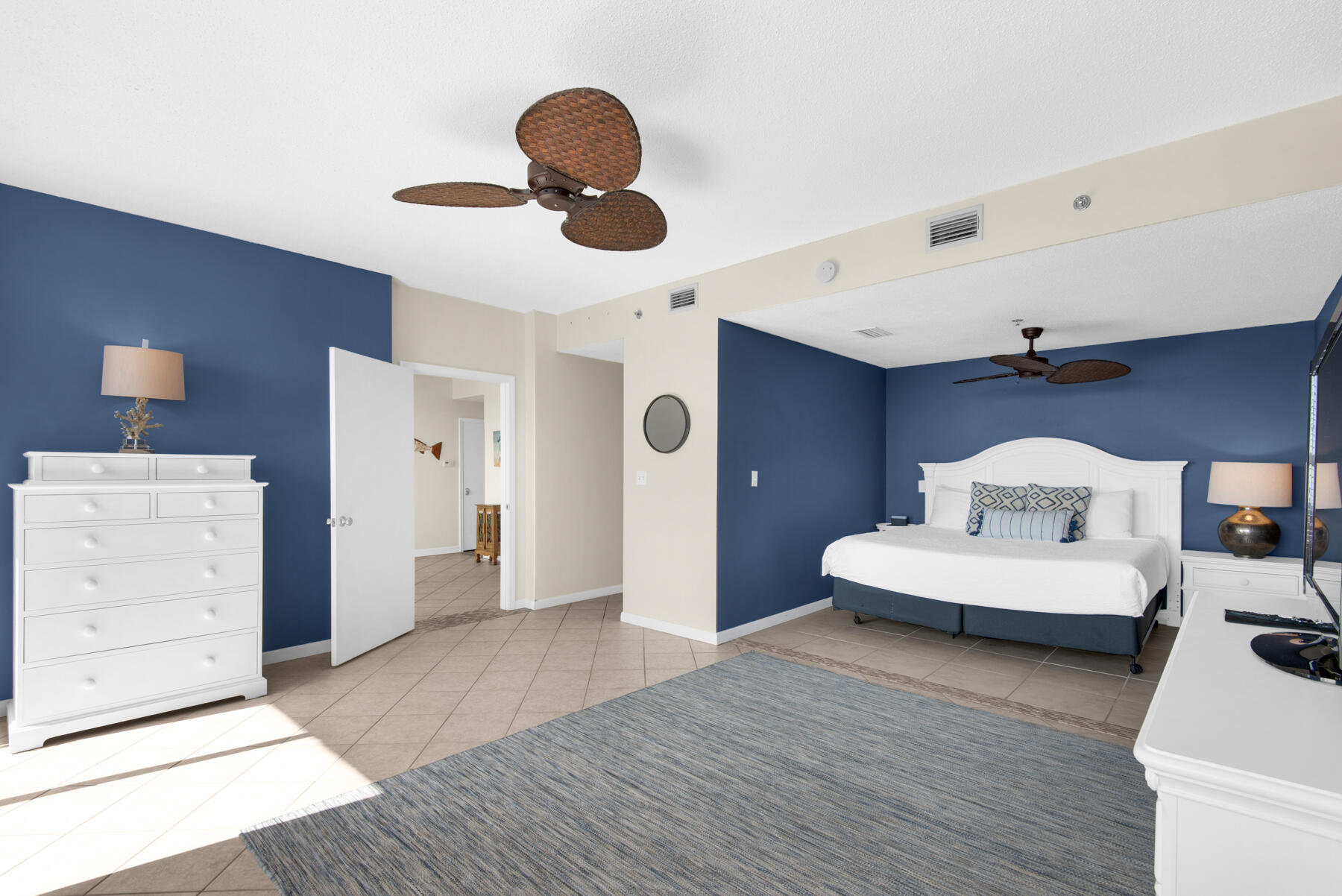 PALM COURT YACHT CLUB - Residential