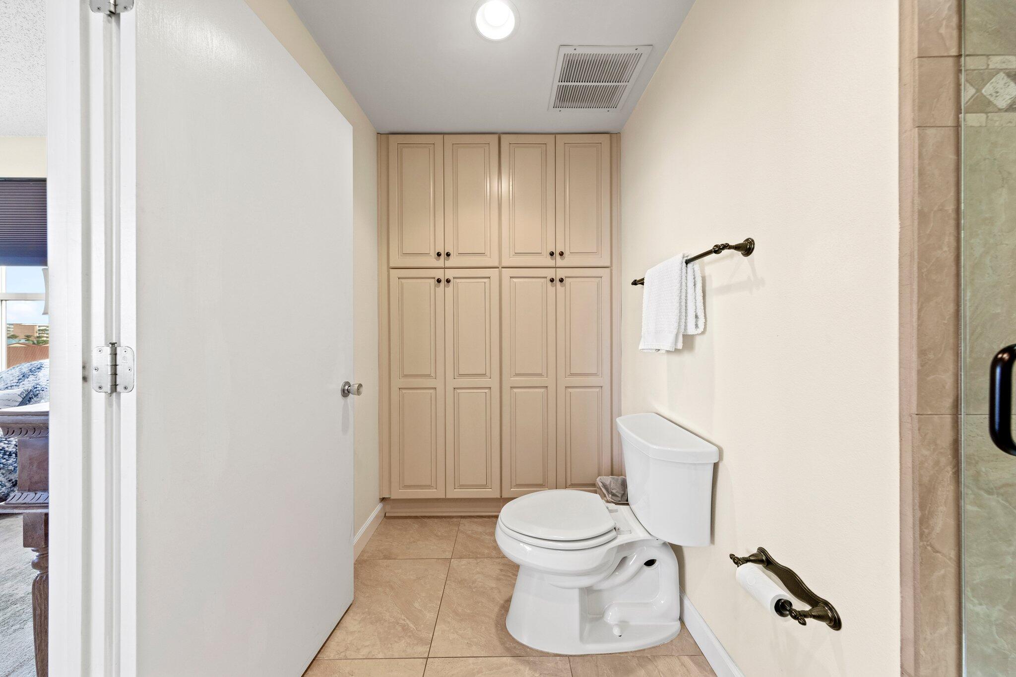 PALM COURT YACHT CLUB - Residential