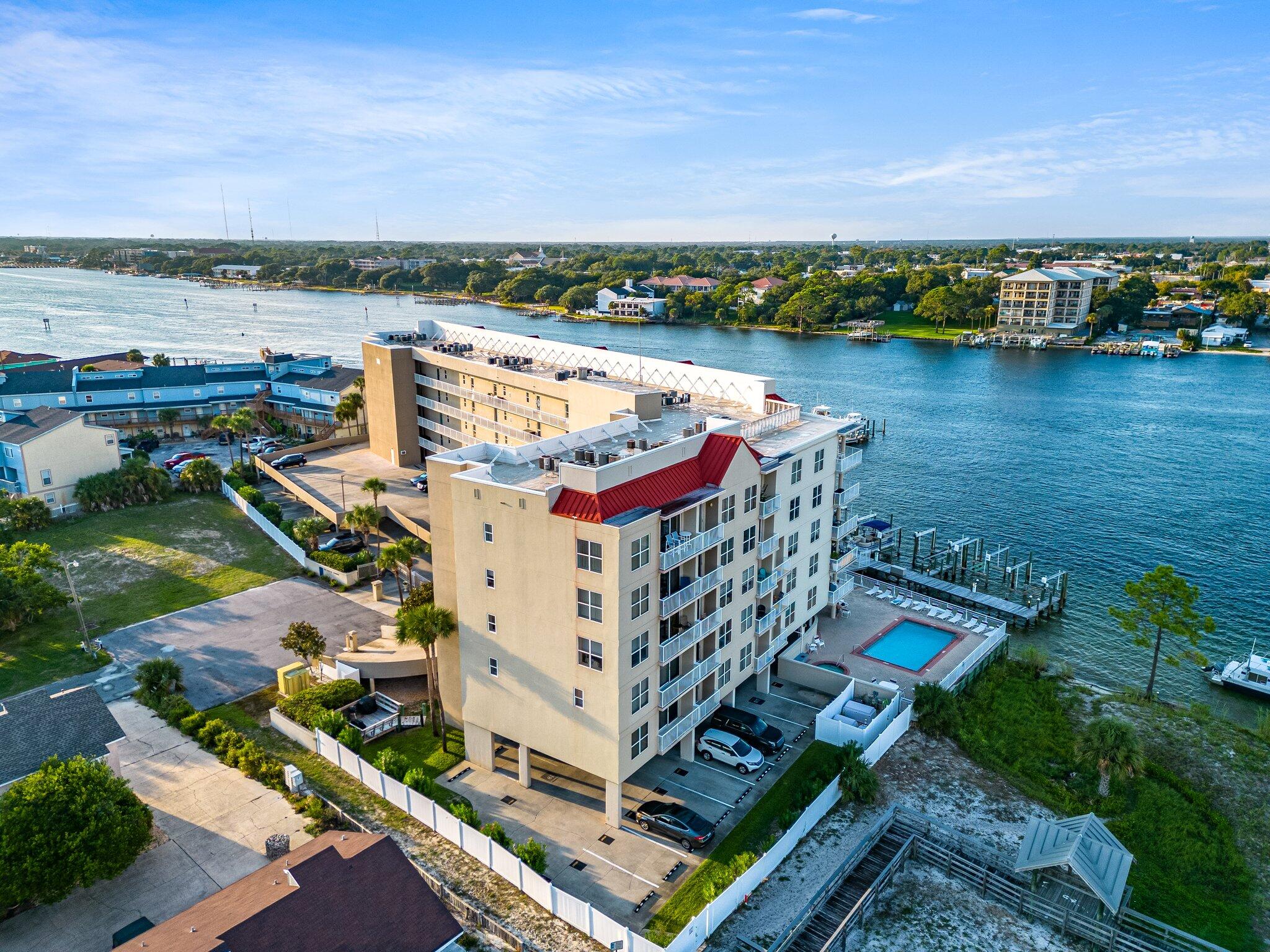 PALM COURT YACHT CLUB - Residential