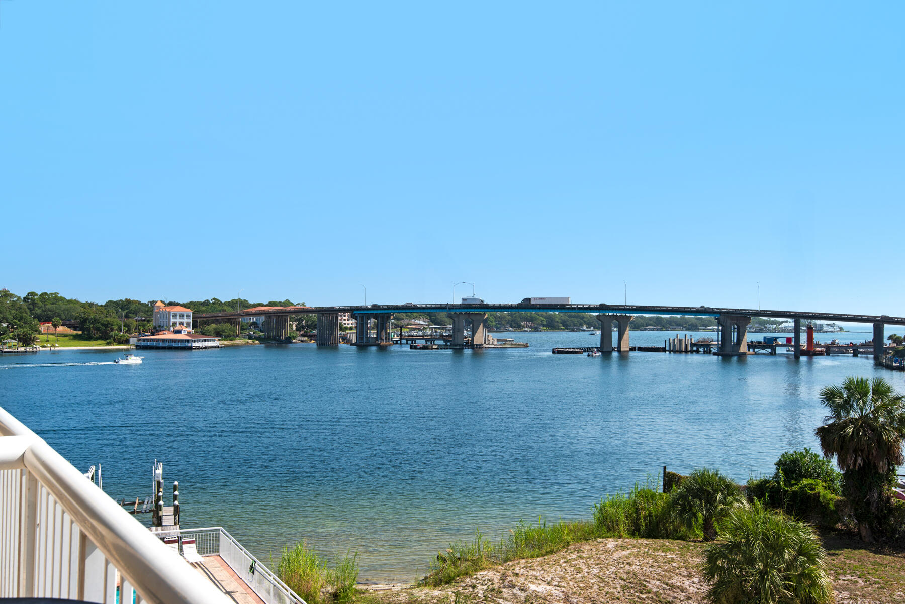 PALM COURT YACHT CLUB - Residential