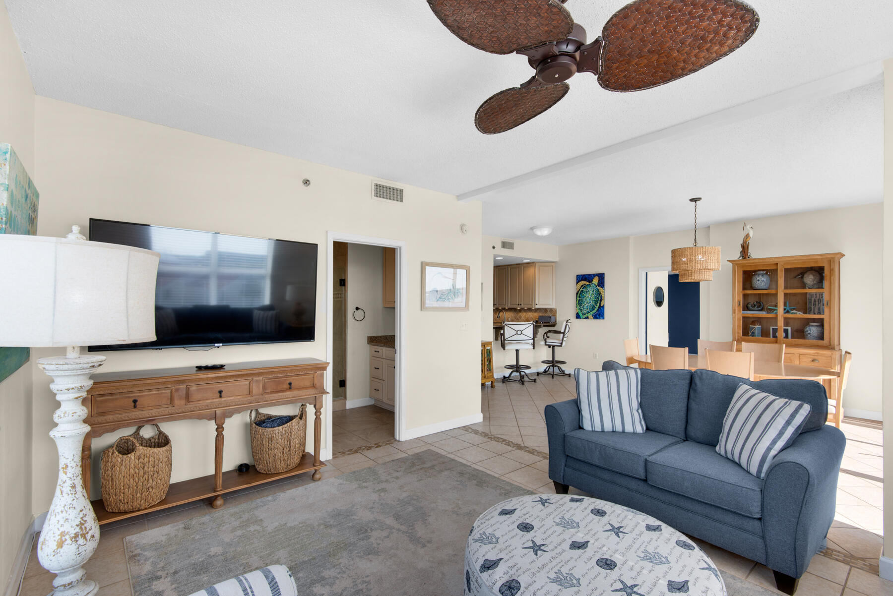 PALM COURT YACHT CLUB - Residential