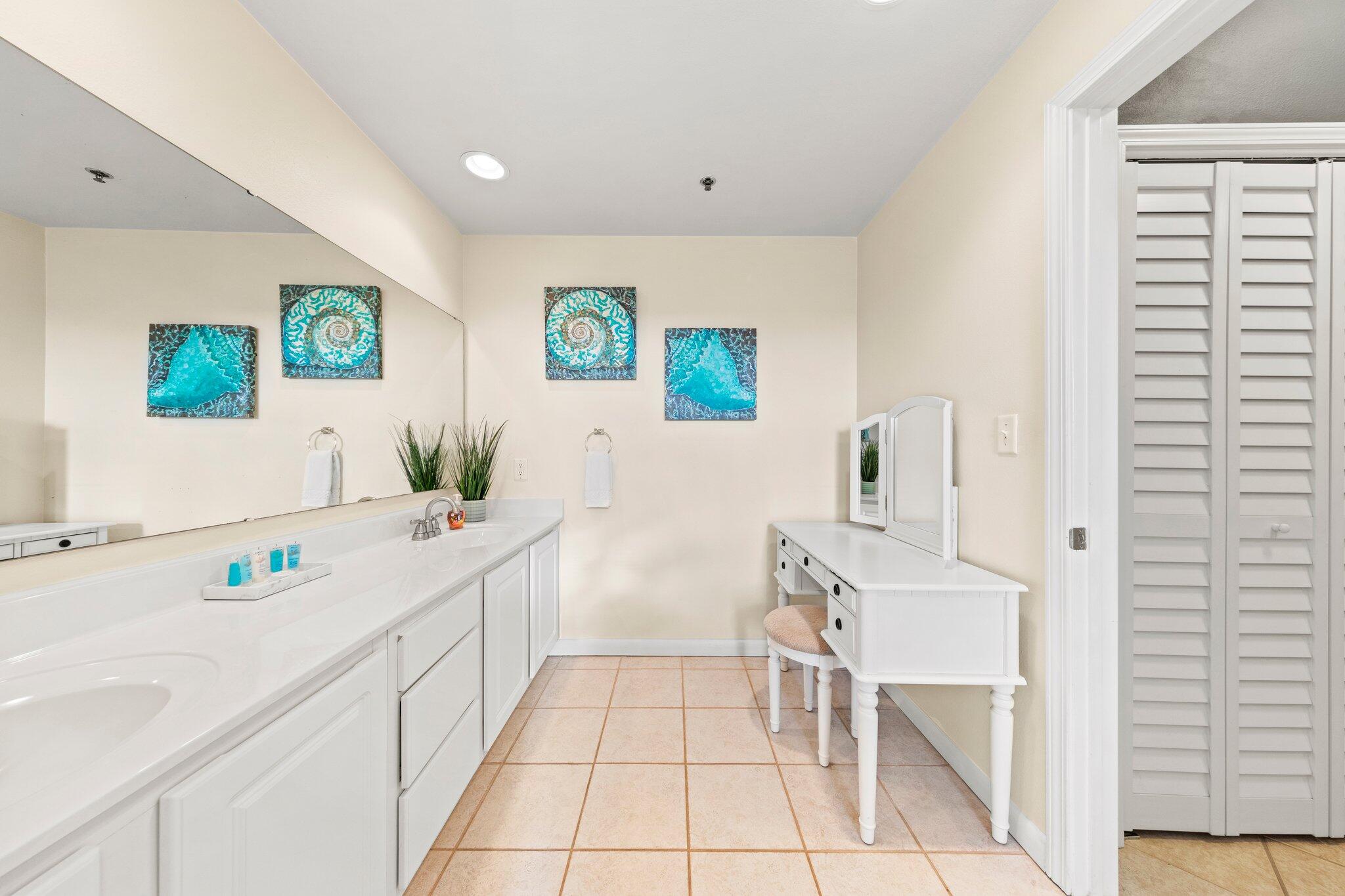 PALM COURT YACHT CLUB - Residential