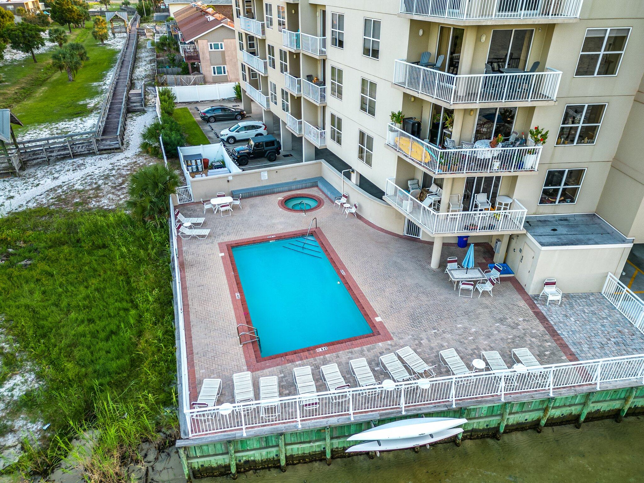 PALM COURT YACHT CLUB - Residential