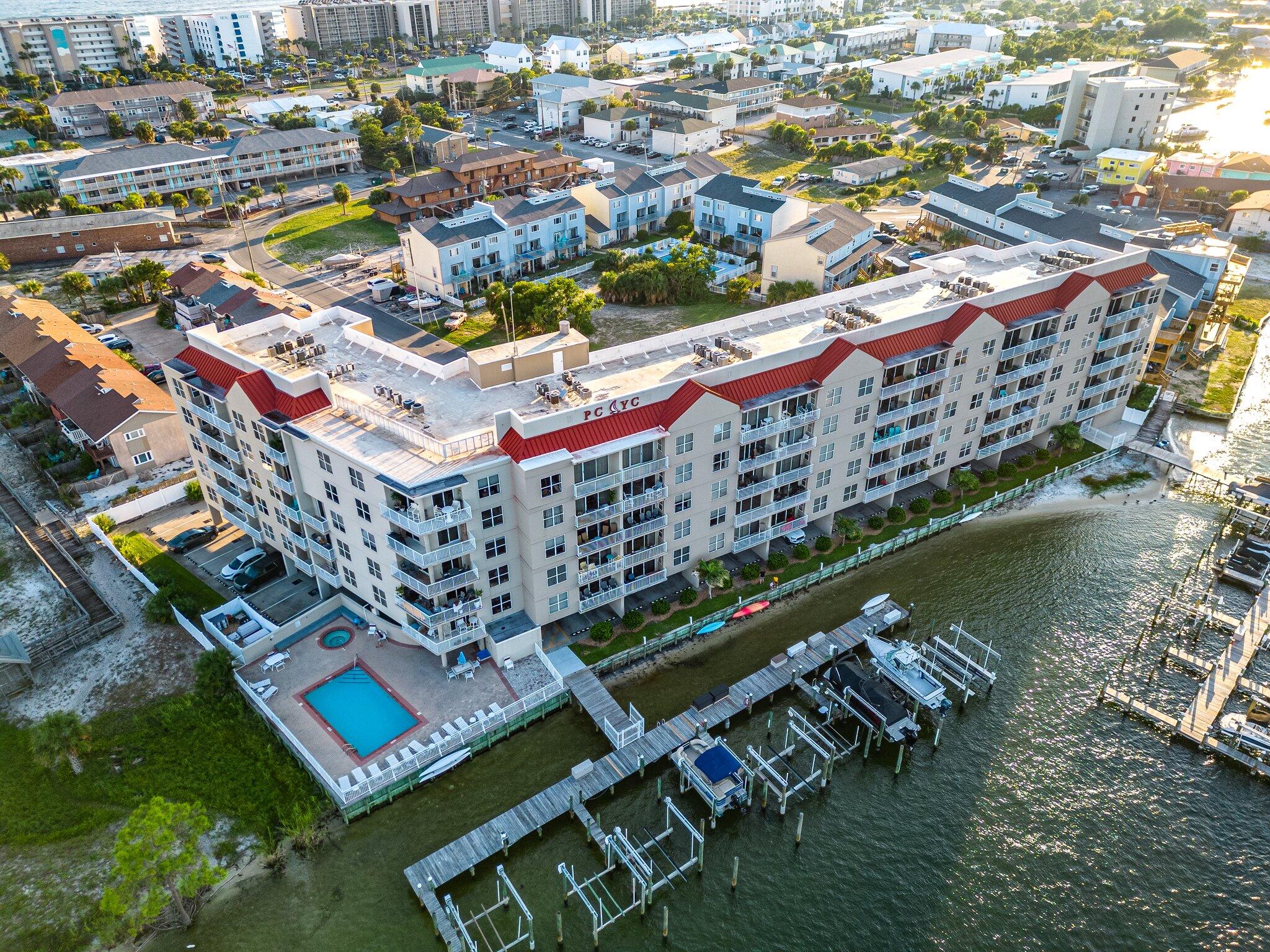 PALM COURT YACHT CLUB - Residential