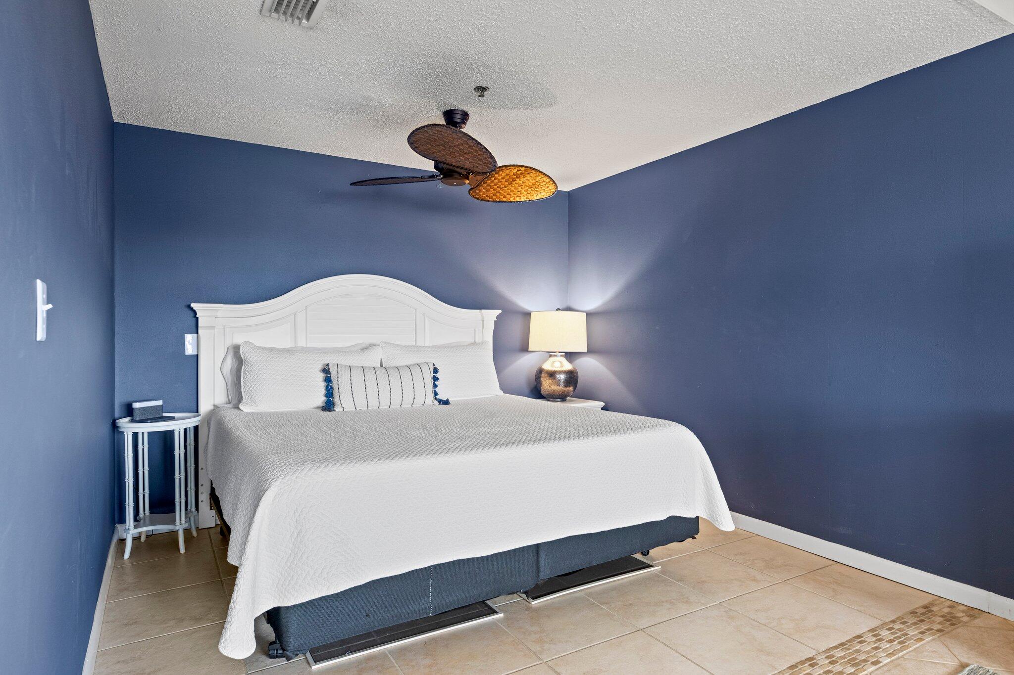 PALM COURT YACHT CLUB - Residential