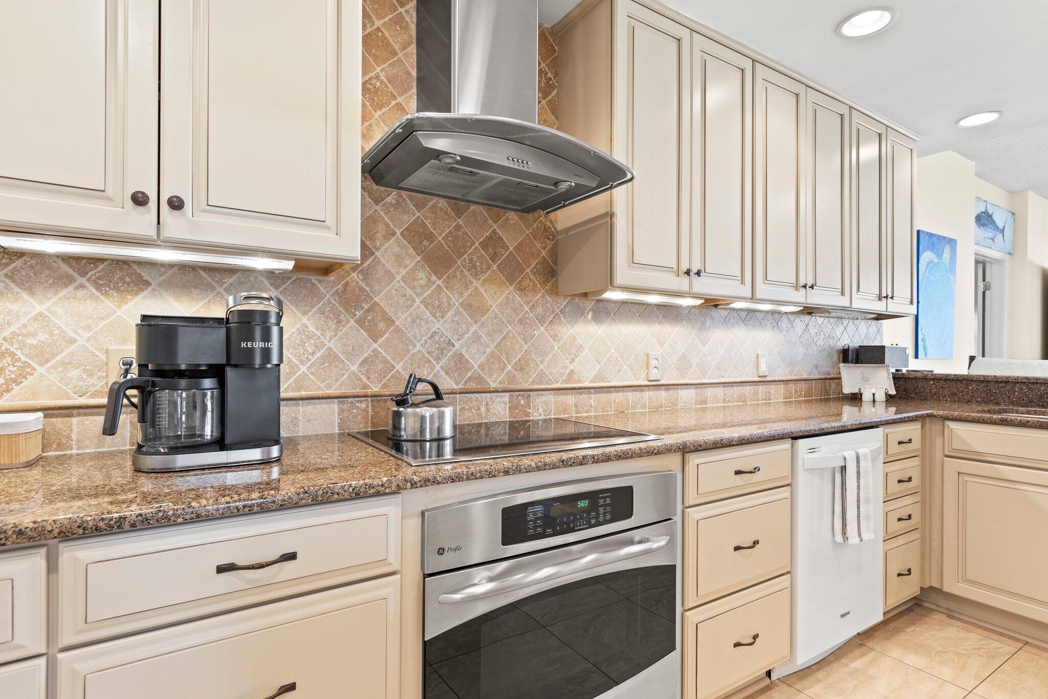 PALM COURT YACHT CLUB - Residential