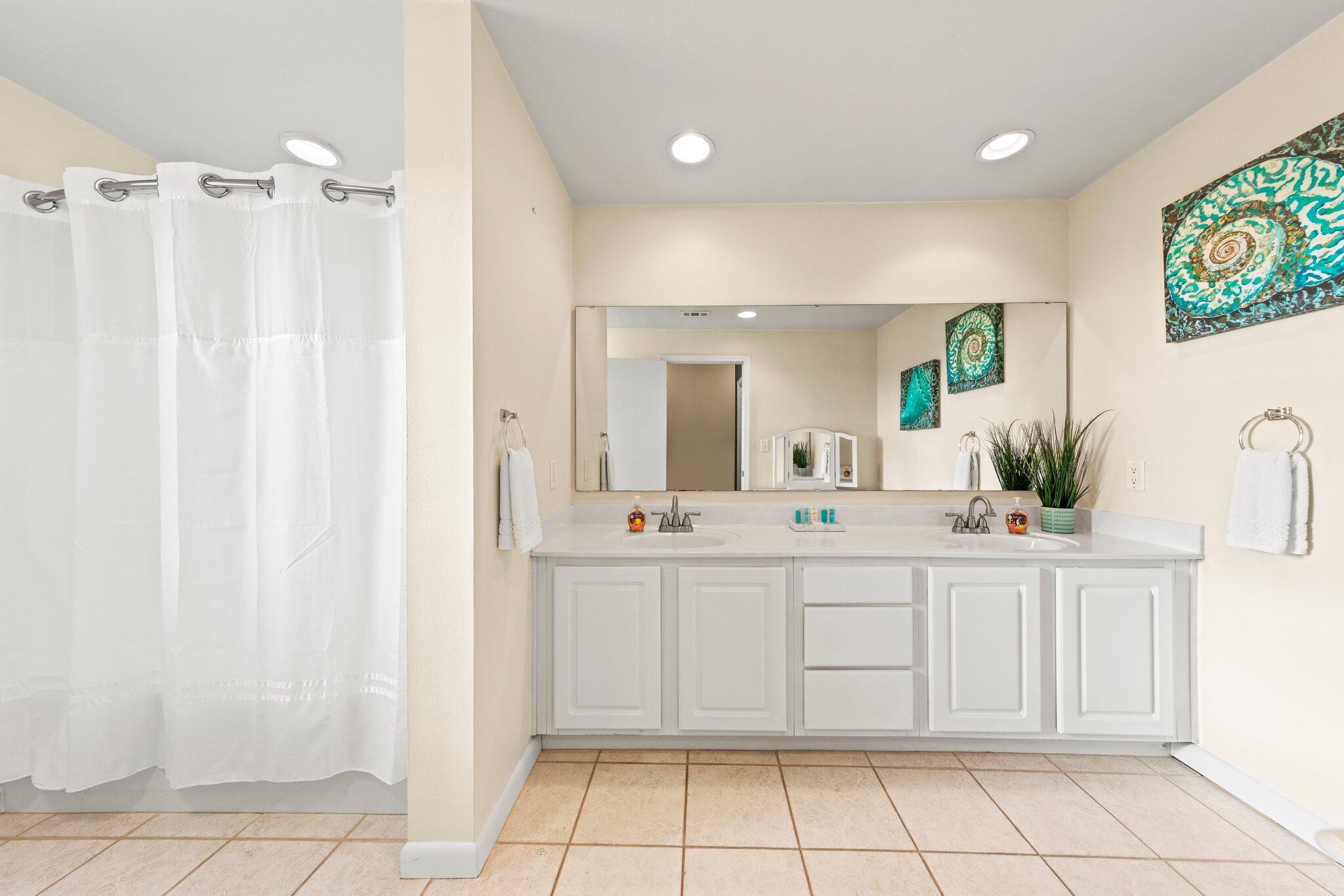 PALM COURT YACHT CLUB - Residential