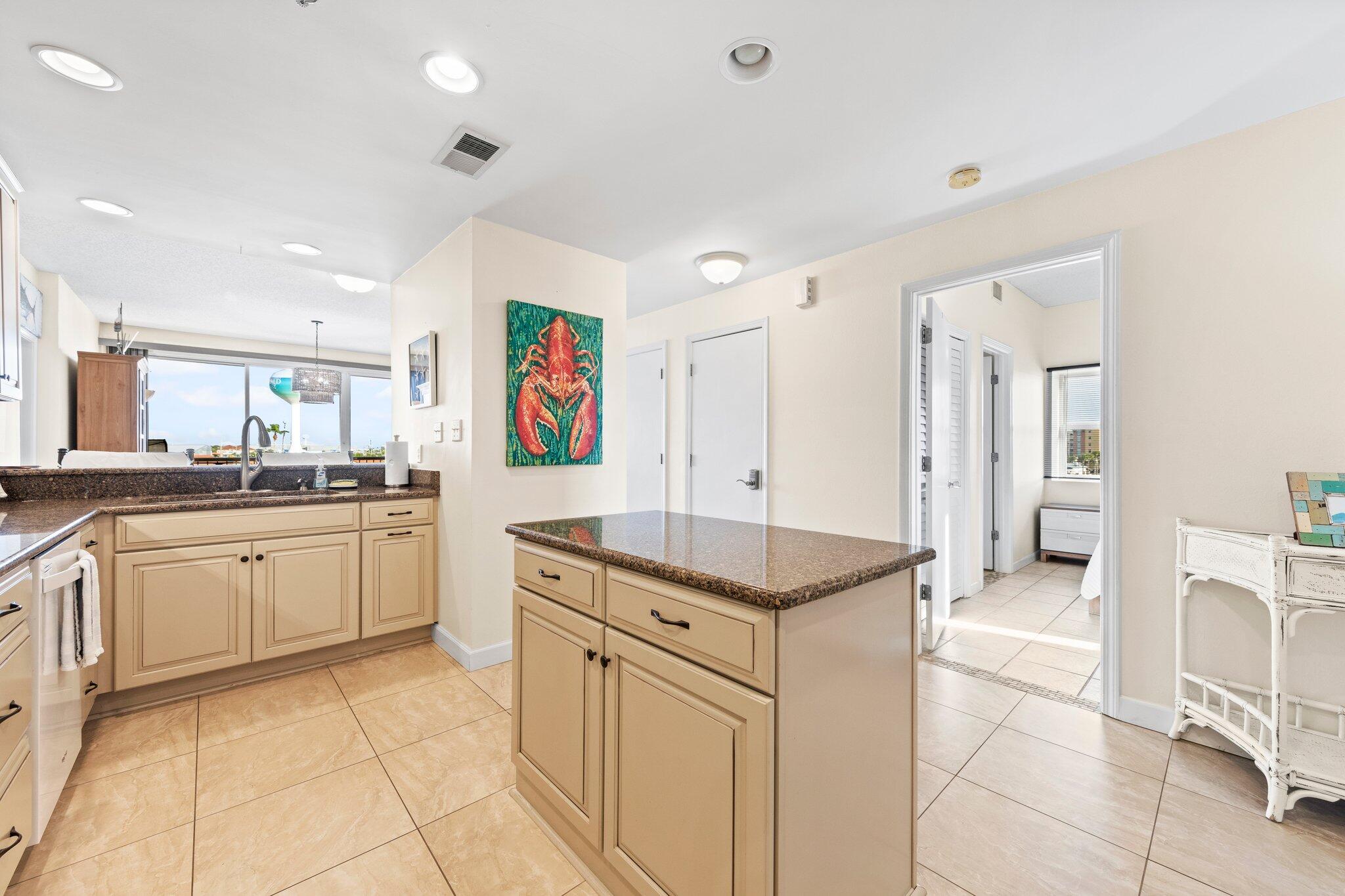 PALM COURT YACHT CLUB - Residential