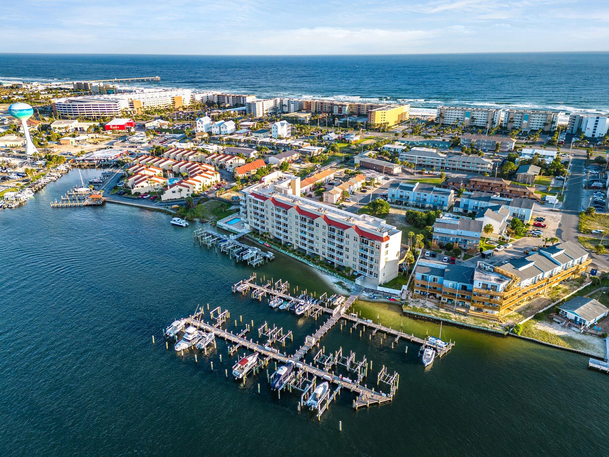 PALM COURT YACHT CLUB - Residential